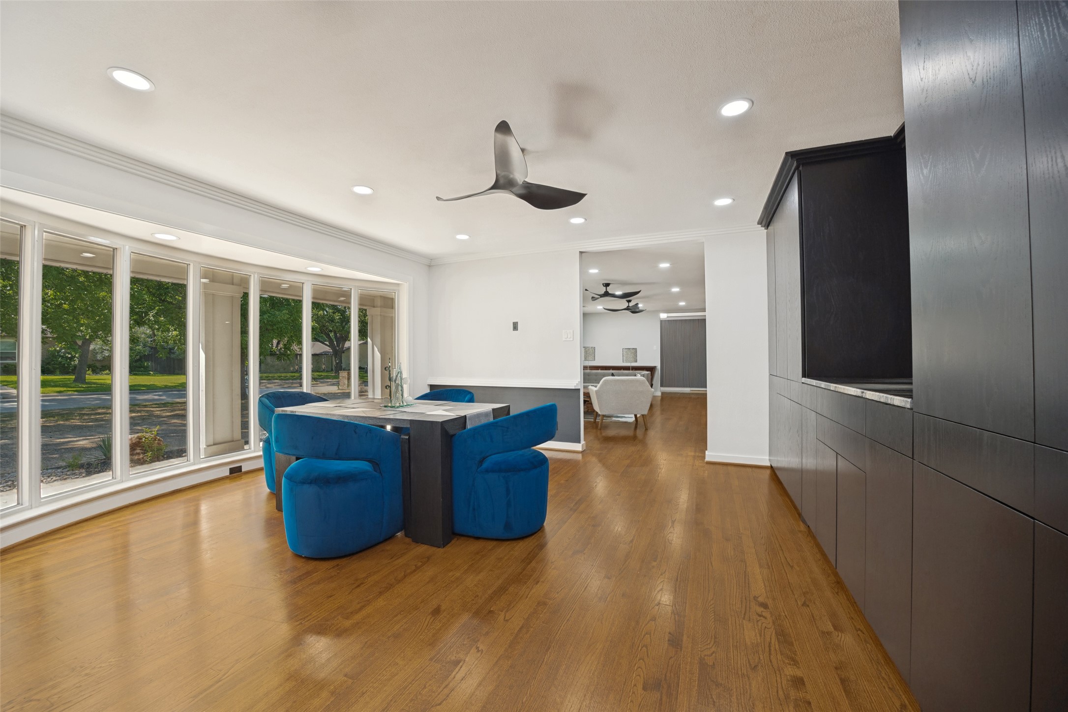 6566 Ridgeview Circle Dallas TX 75240