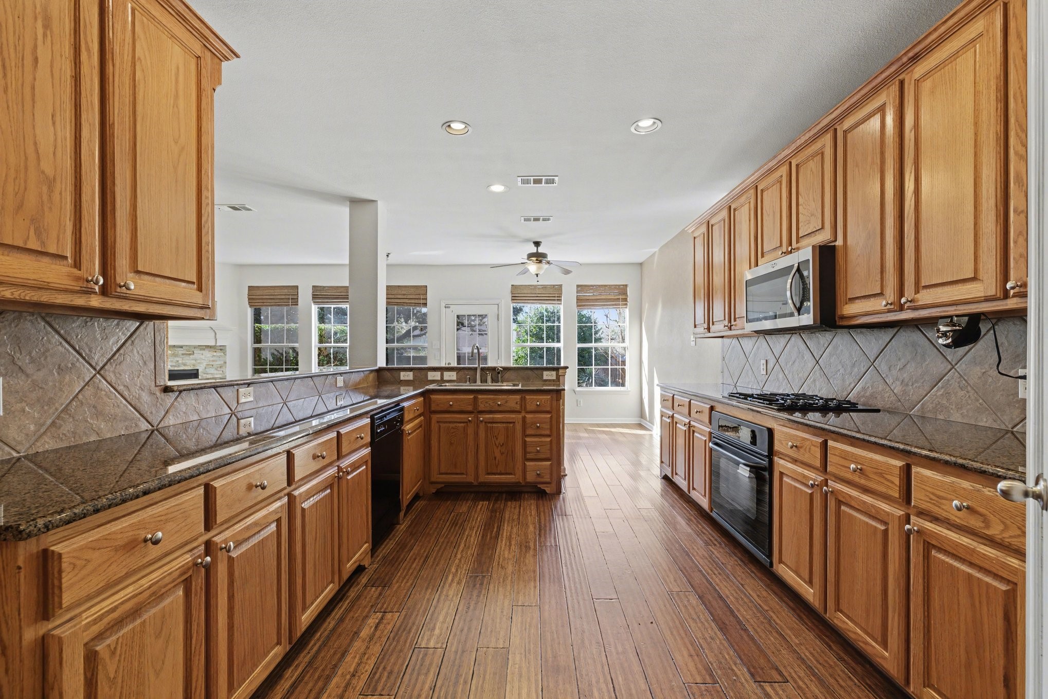 2109 Glen Manor Road Corinth TX 76208