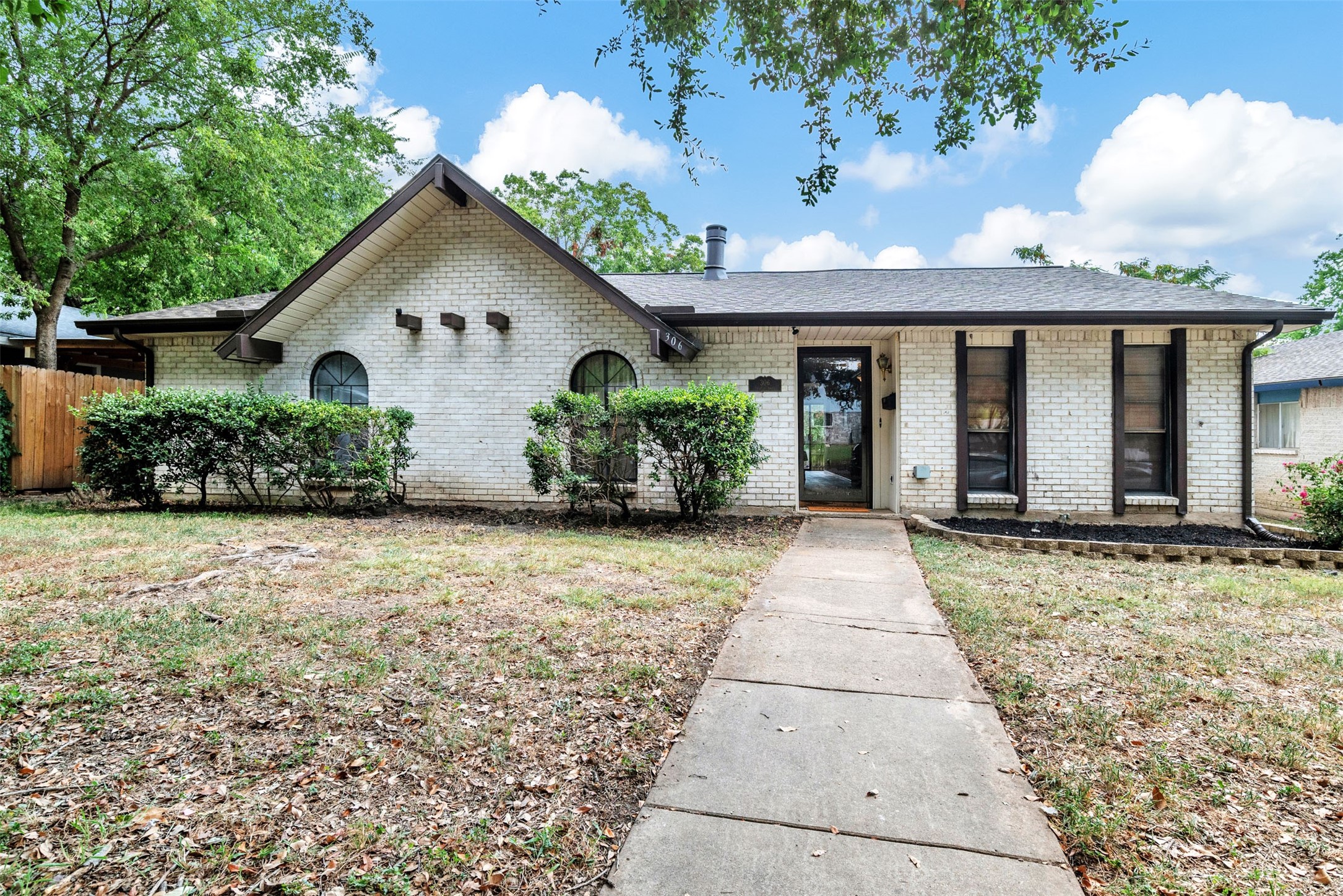 306 Thistle Drive Garland TX 75043