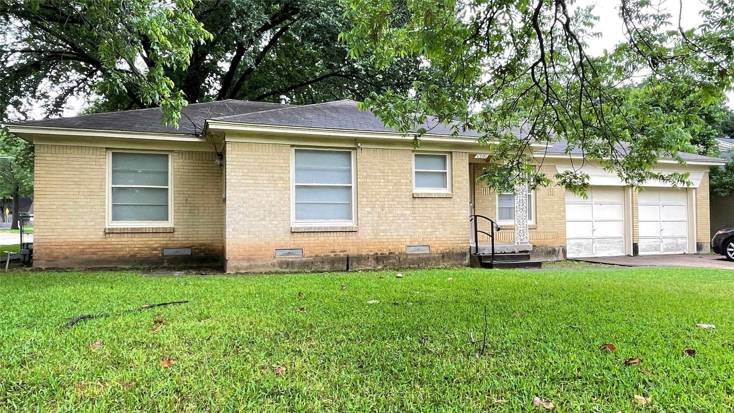 1201 Lindhurst Street Irving TX 75061