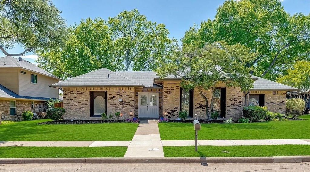1005 Nottingham Drive Carrollton TX 75007