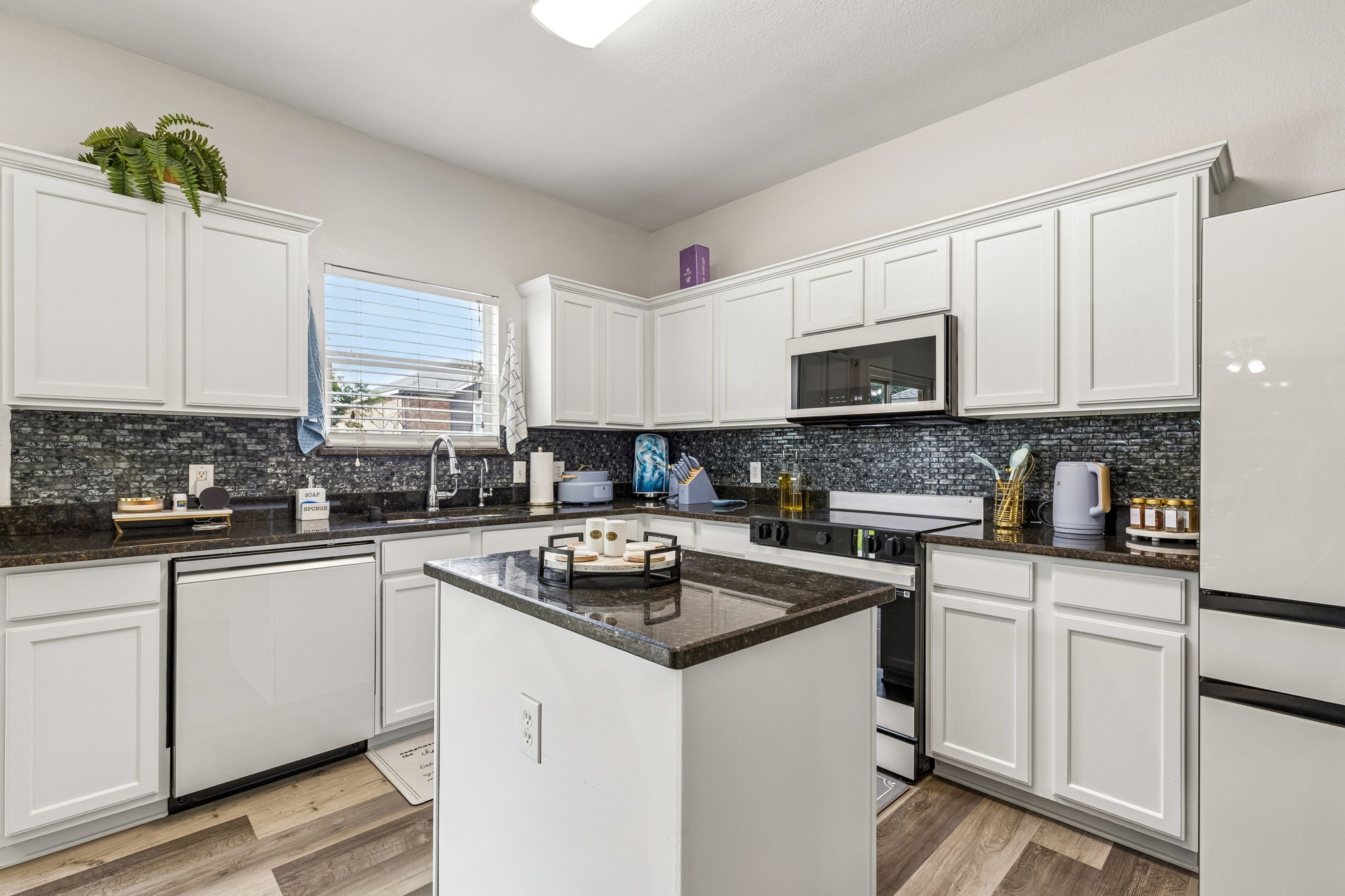 7013 Lindentree Lane Fort Worth TX 76137