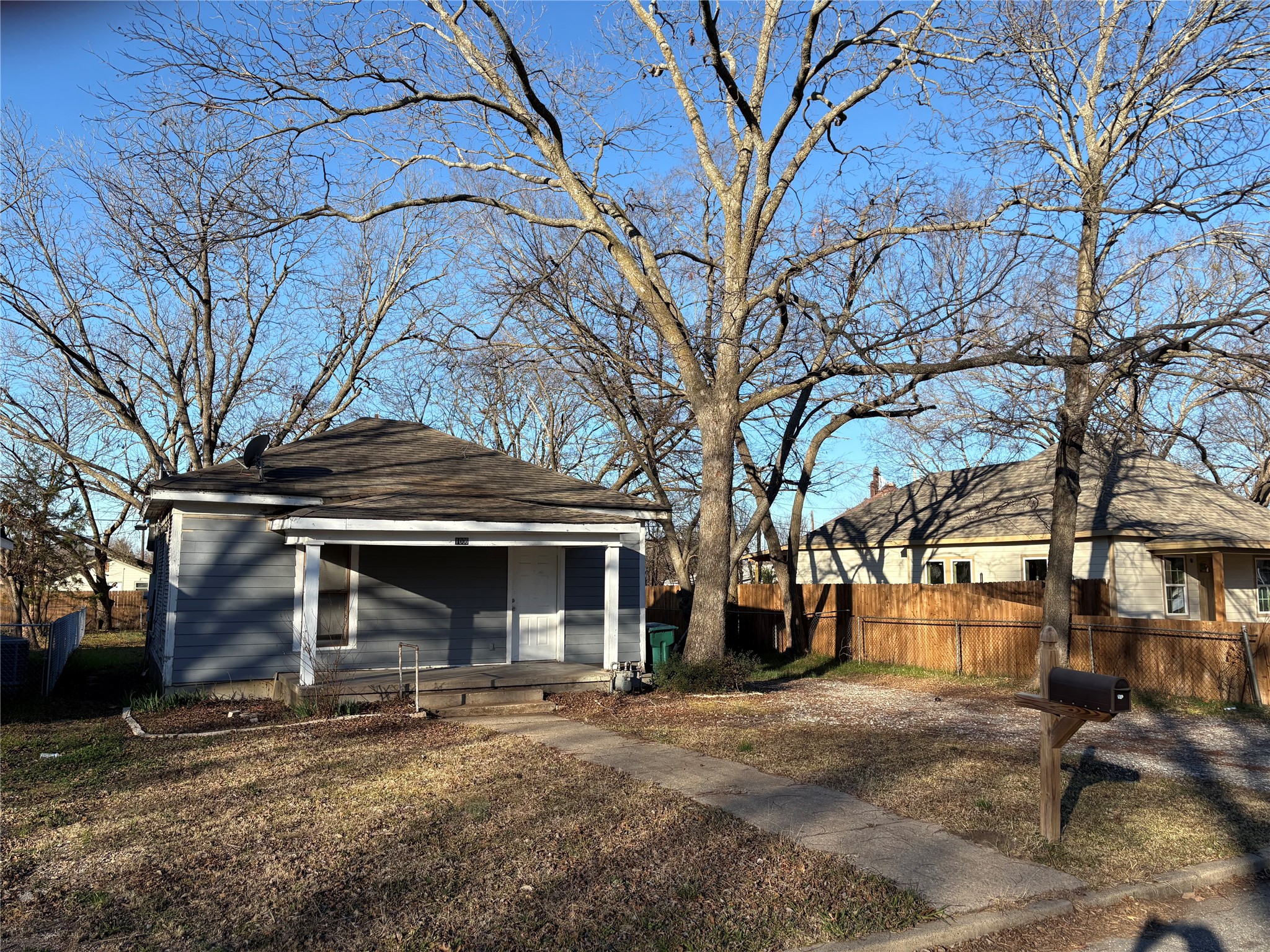 1006 S Throckmorton Street Sherman TX 75090