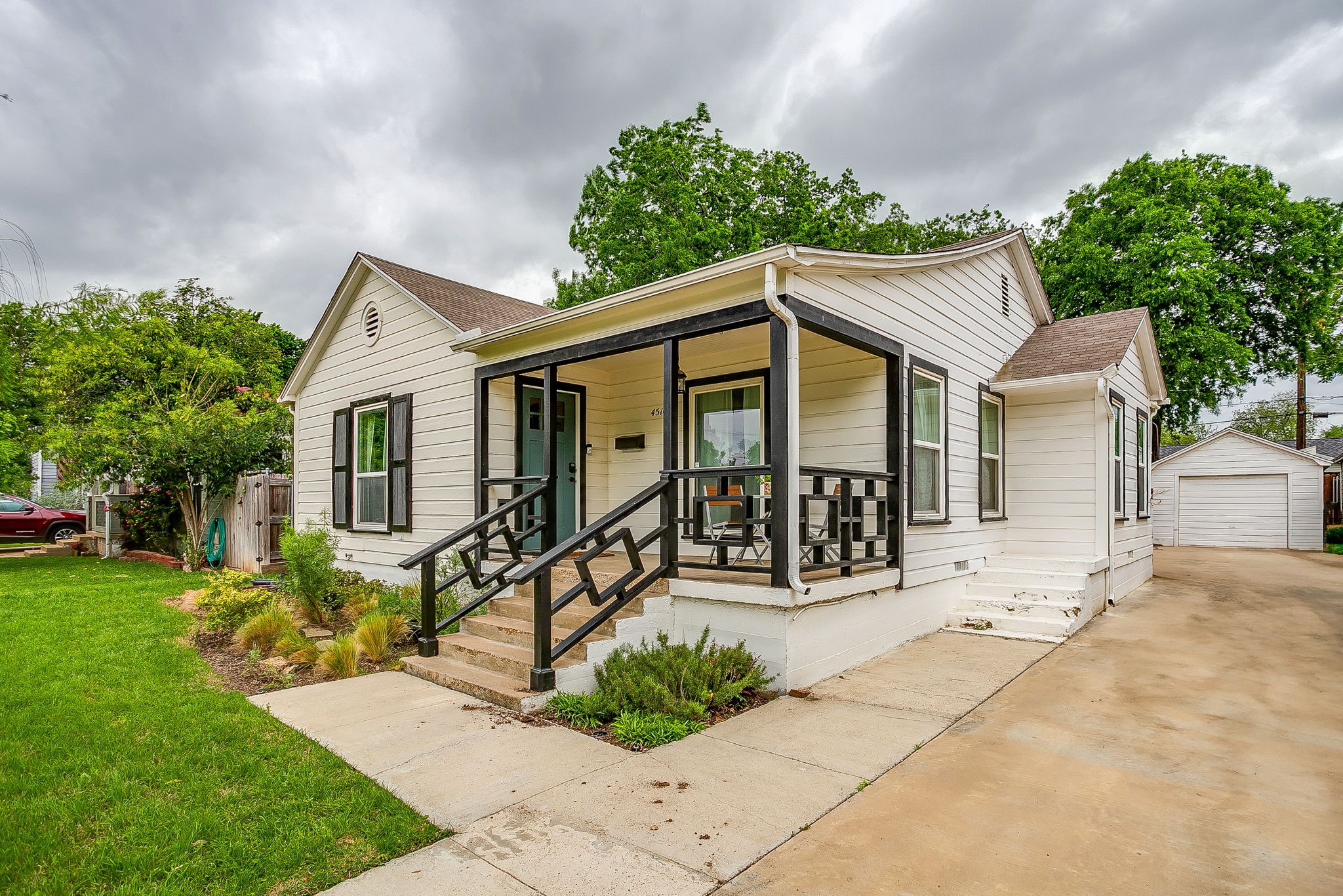 4516 Calmont Avenue Fort Worth TX 76107