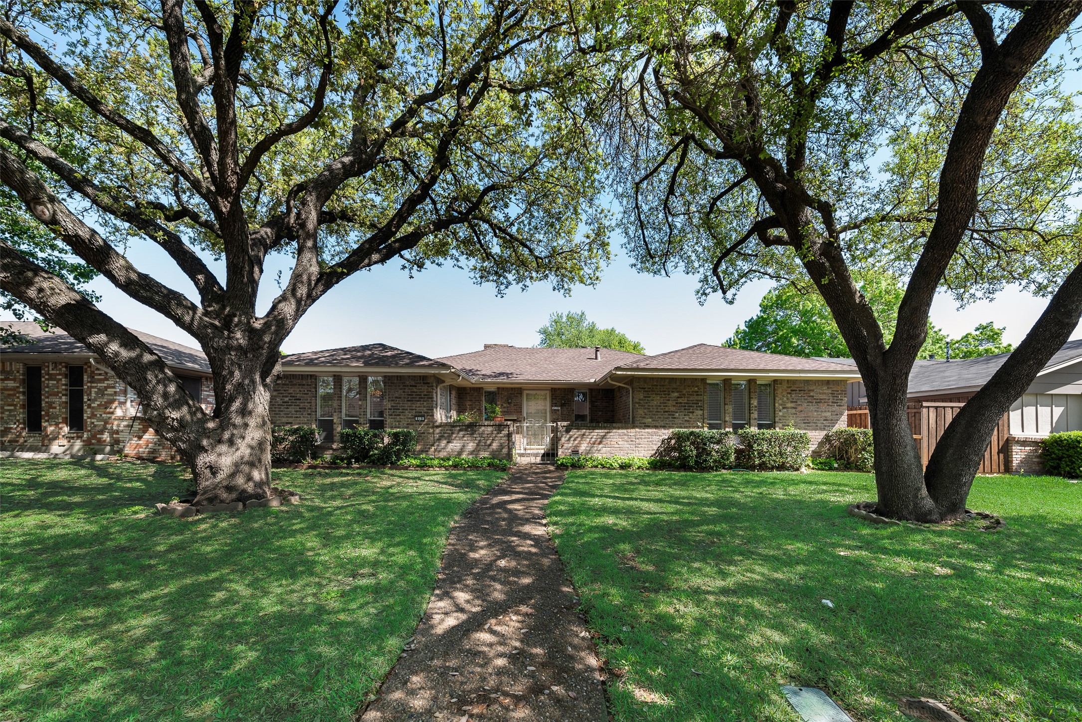 819 Granada Drive Duncanville TX 75116