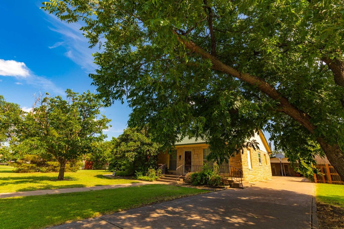 1026 Symonds Place Stamford TX 79553