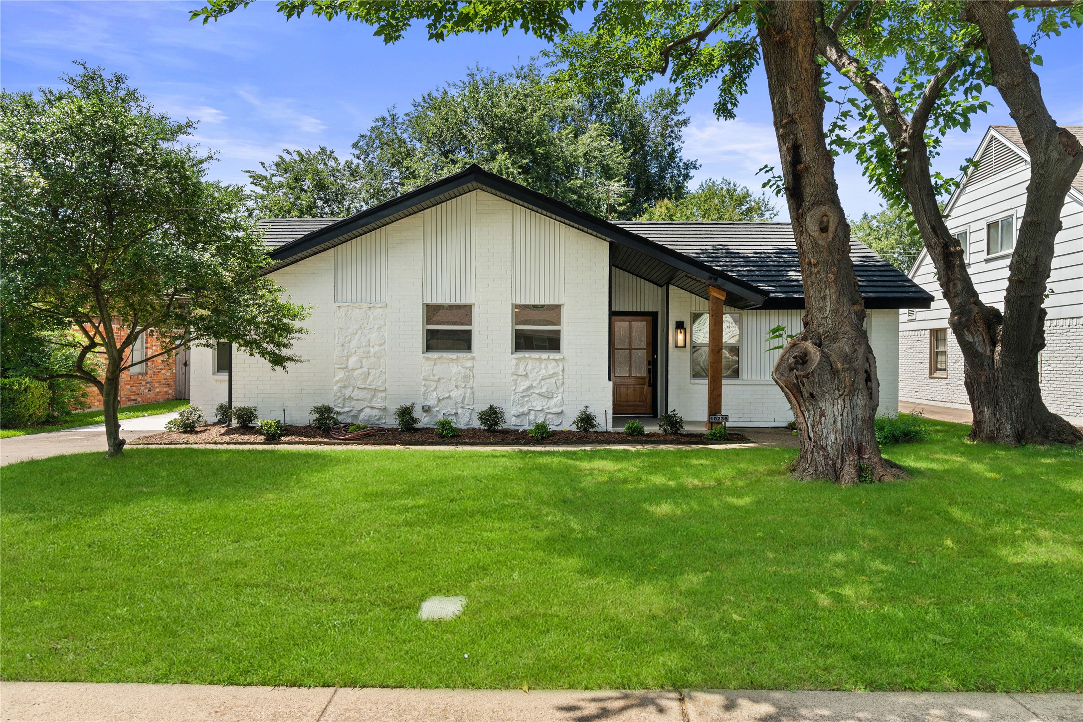 10236 Mapleridge Drive Dallas TX 75238