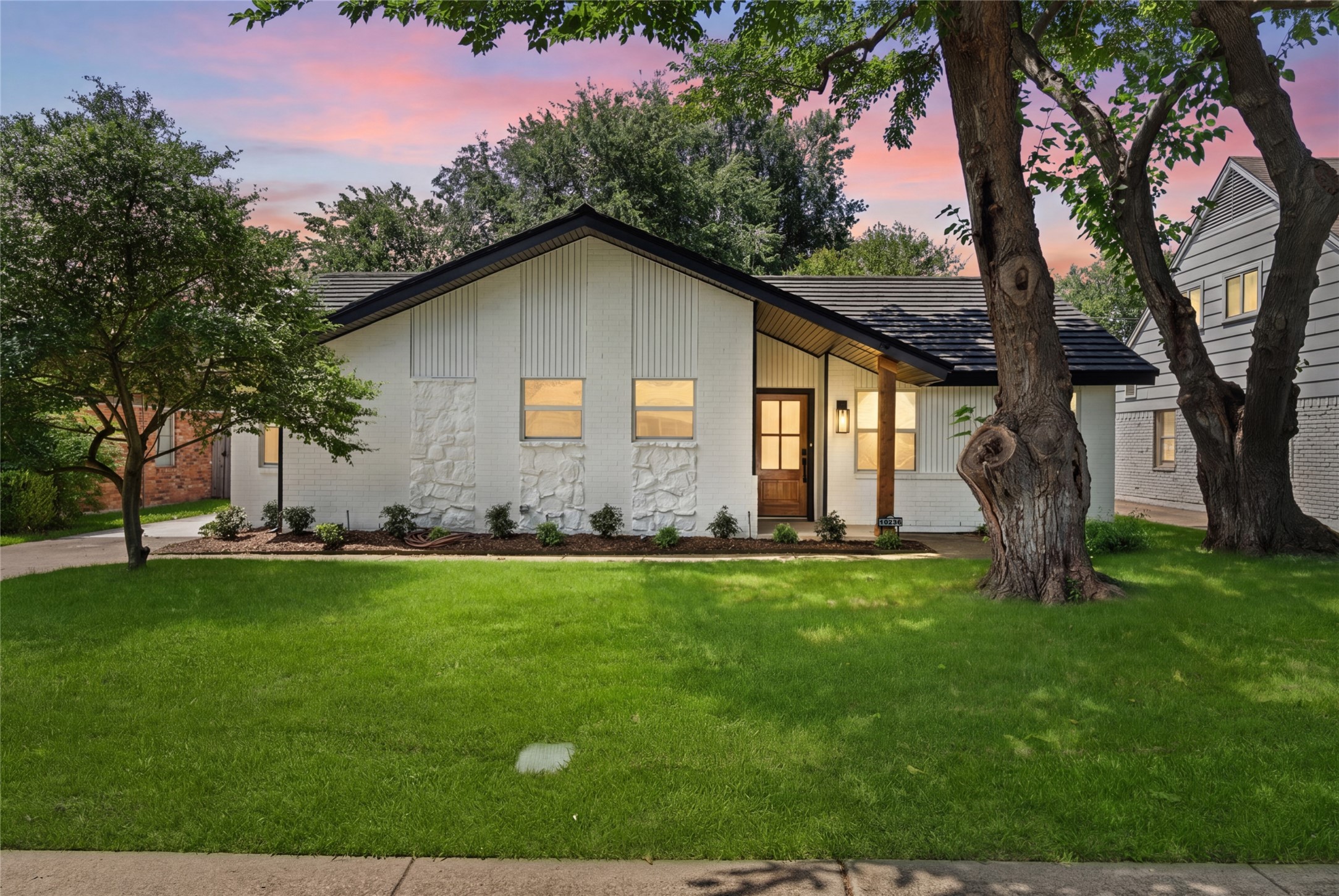 10236 Mapleridge Drive Dallas TX 75238