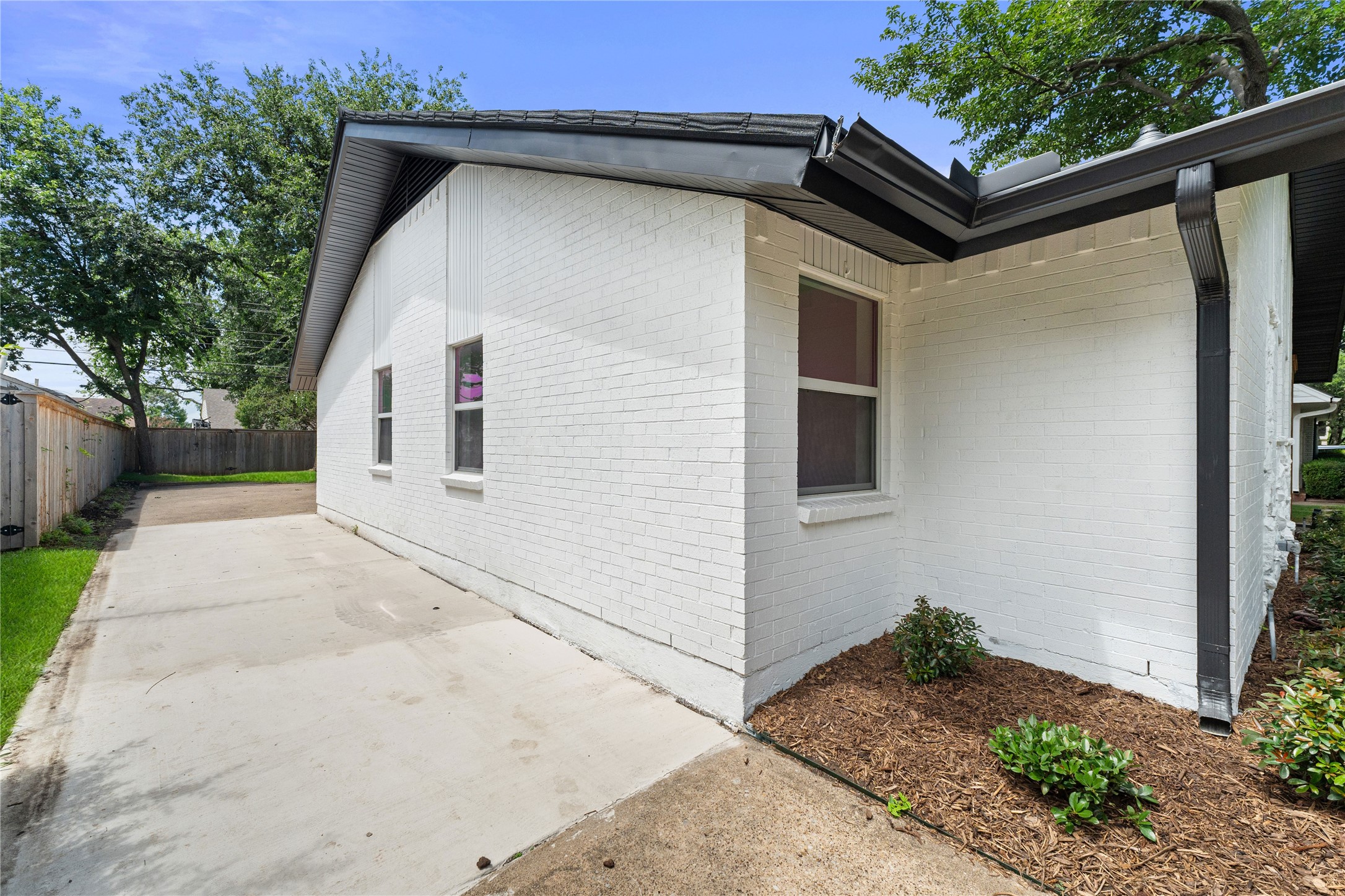 10236 Mapleridge Drive Dallas TX 75238