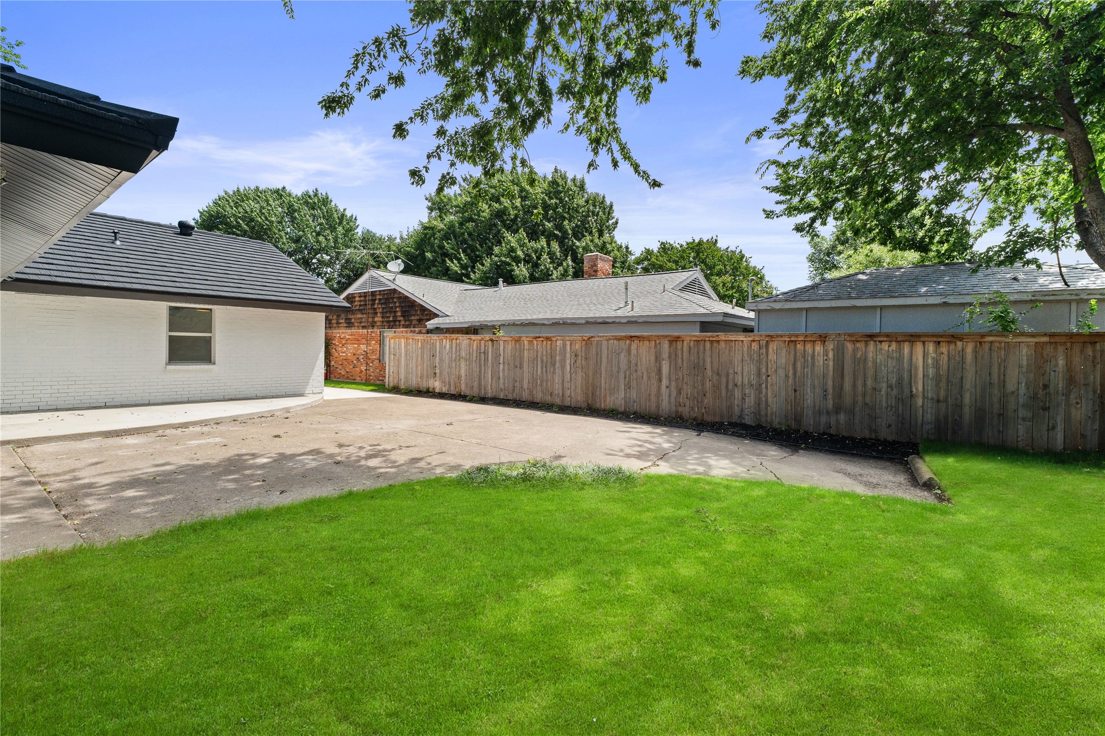 10236 Mapleridge Drive Dallas TX 75238