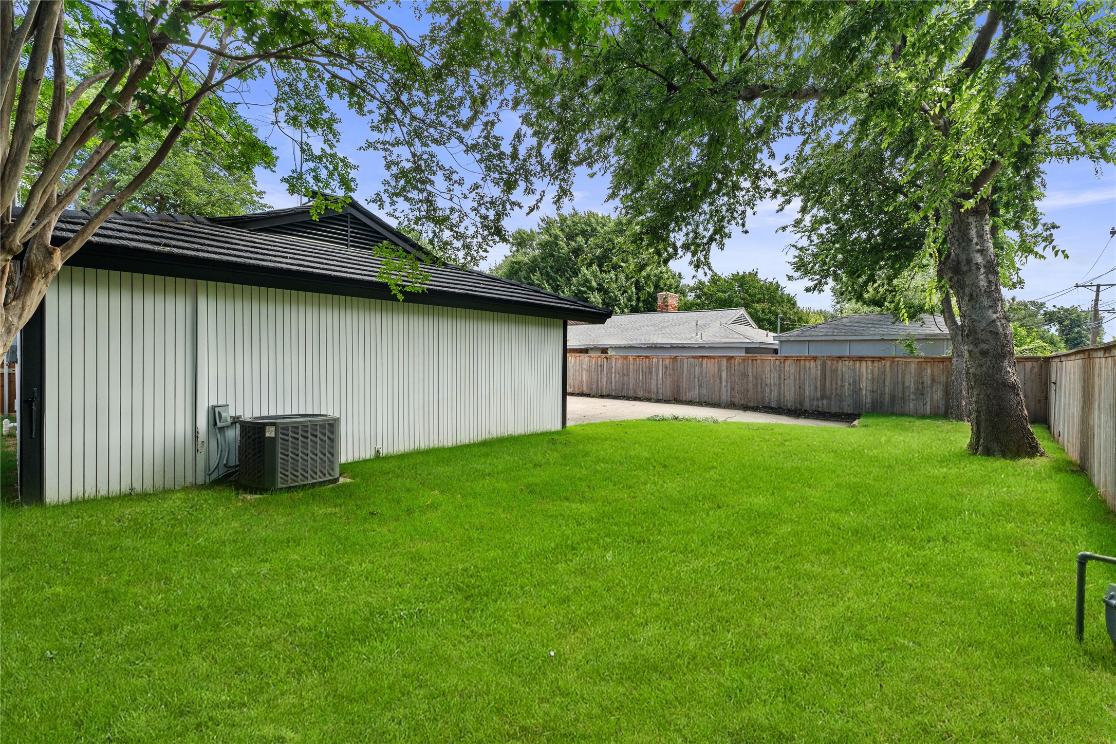 10236 Mapleridge Drive Dallas TX 75238