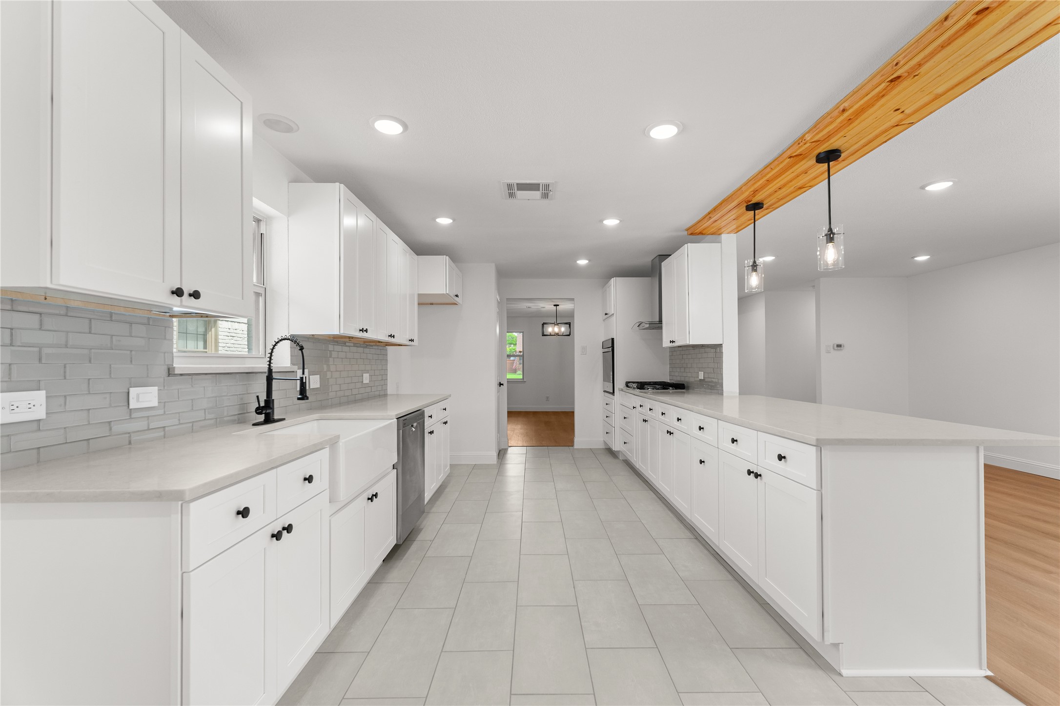 10236 Mapleridge Drive Dallas TX 75238