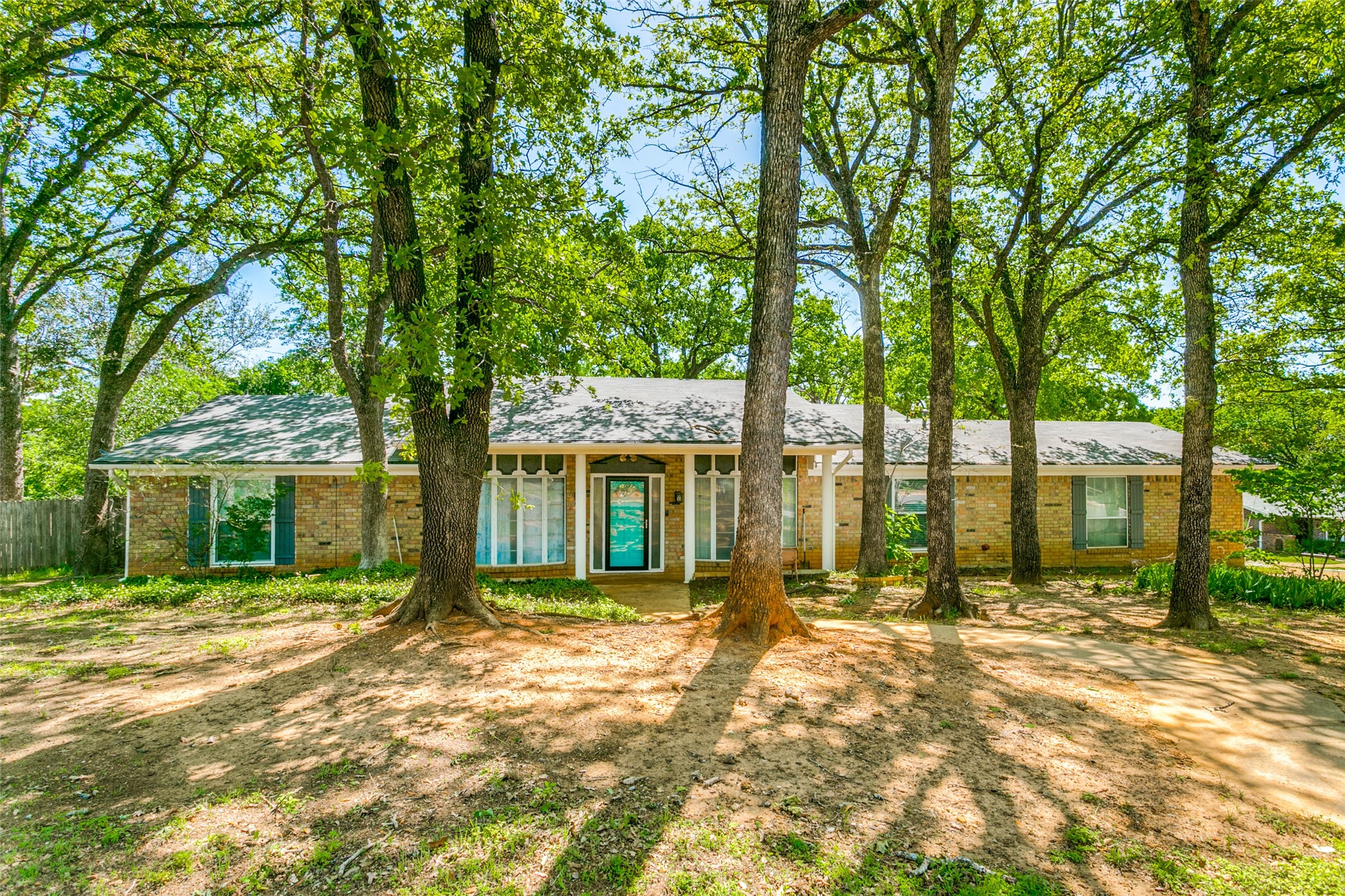 1000 Sherwood Drive Bedford TX 76022