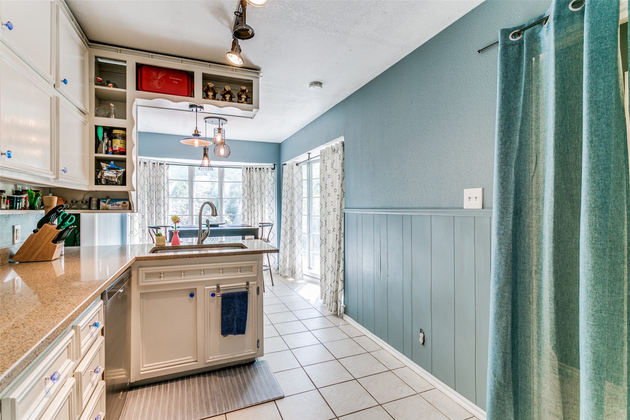 1000 Sherwood Drive Bedford TX 76022