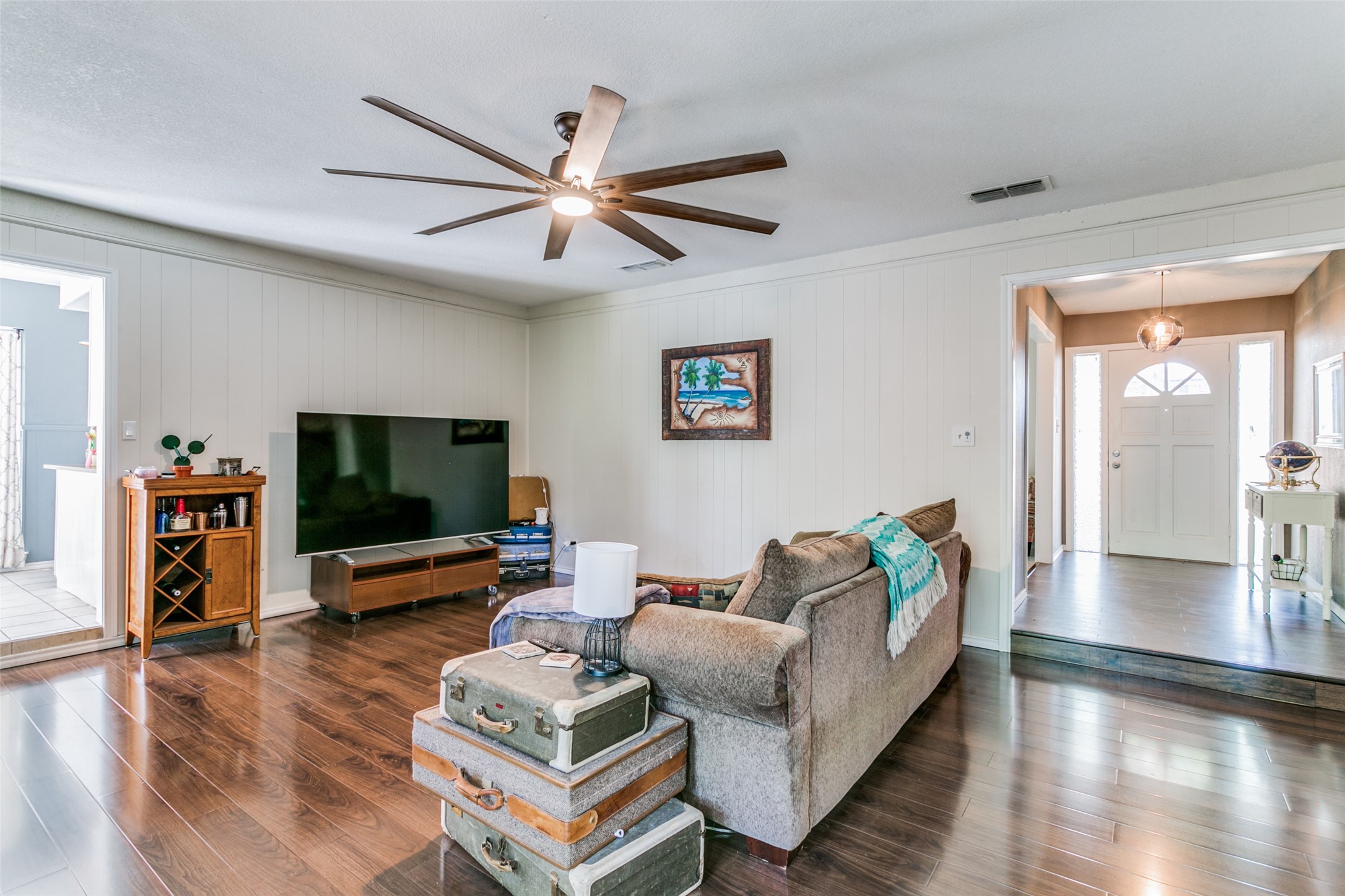 1000 Sherwood Drive Bedford TX 76022