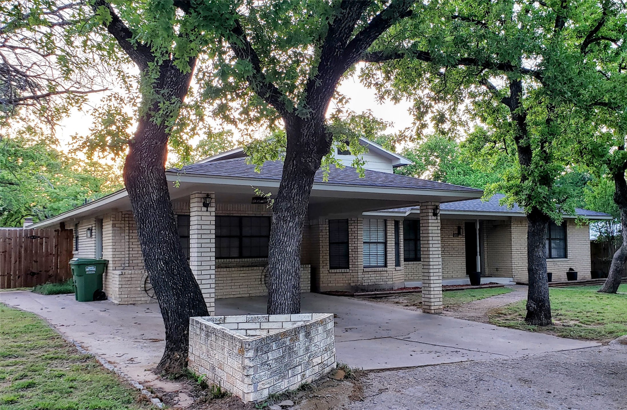 703 San Jacinto Street Mineral Wells TX 76067
