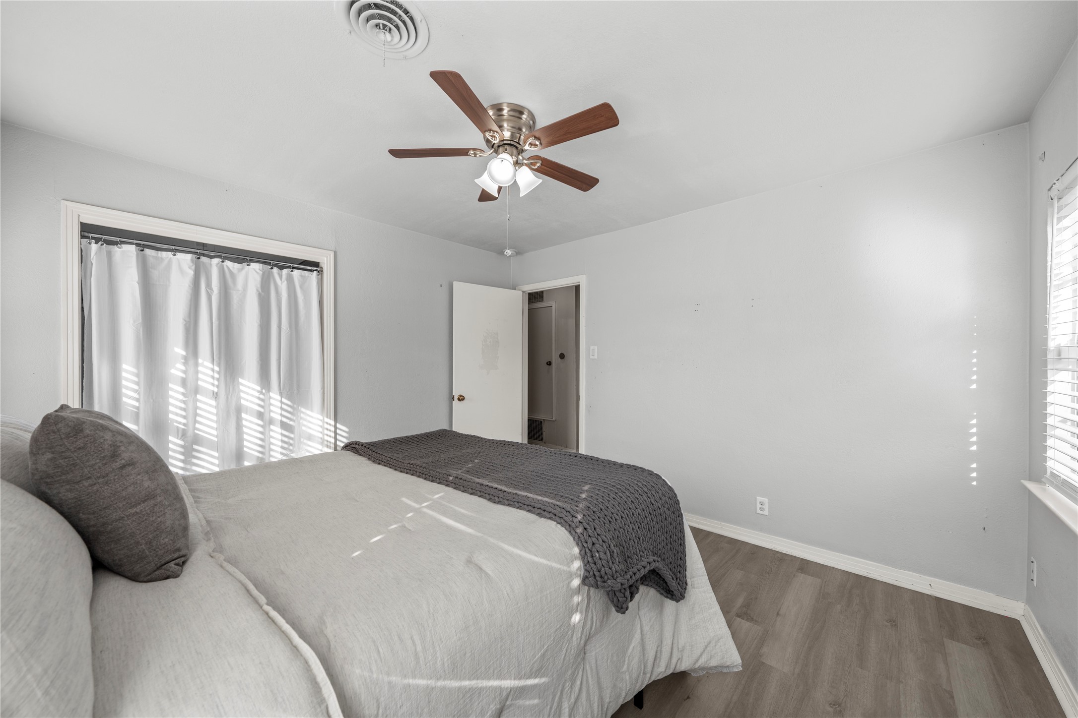 901 N Main Street West TX 76691