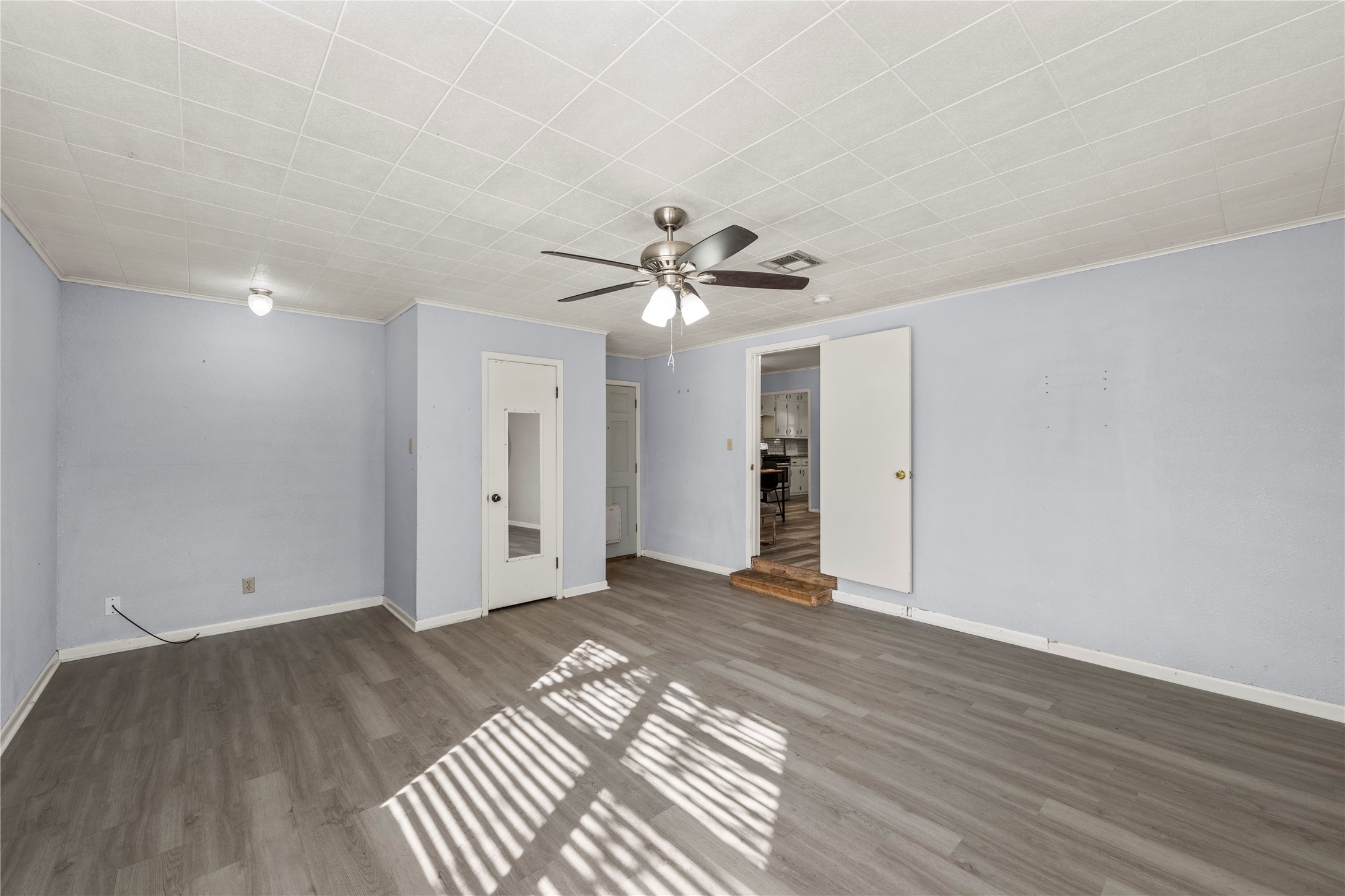 901 N Main Street West TX 76691