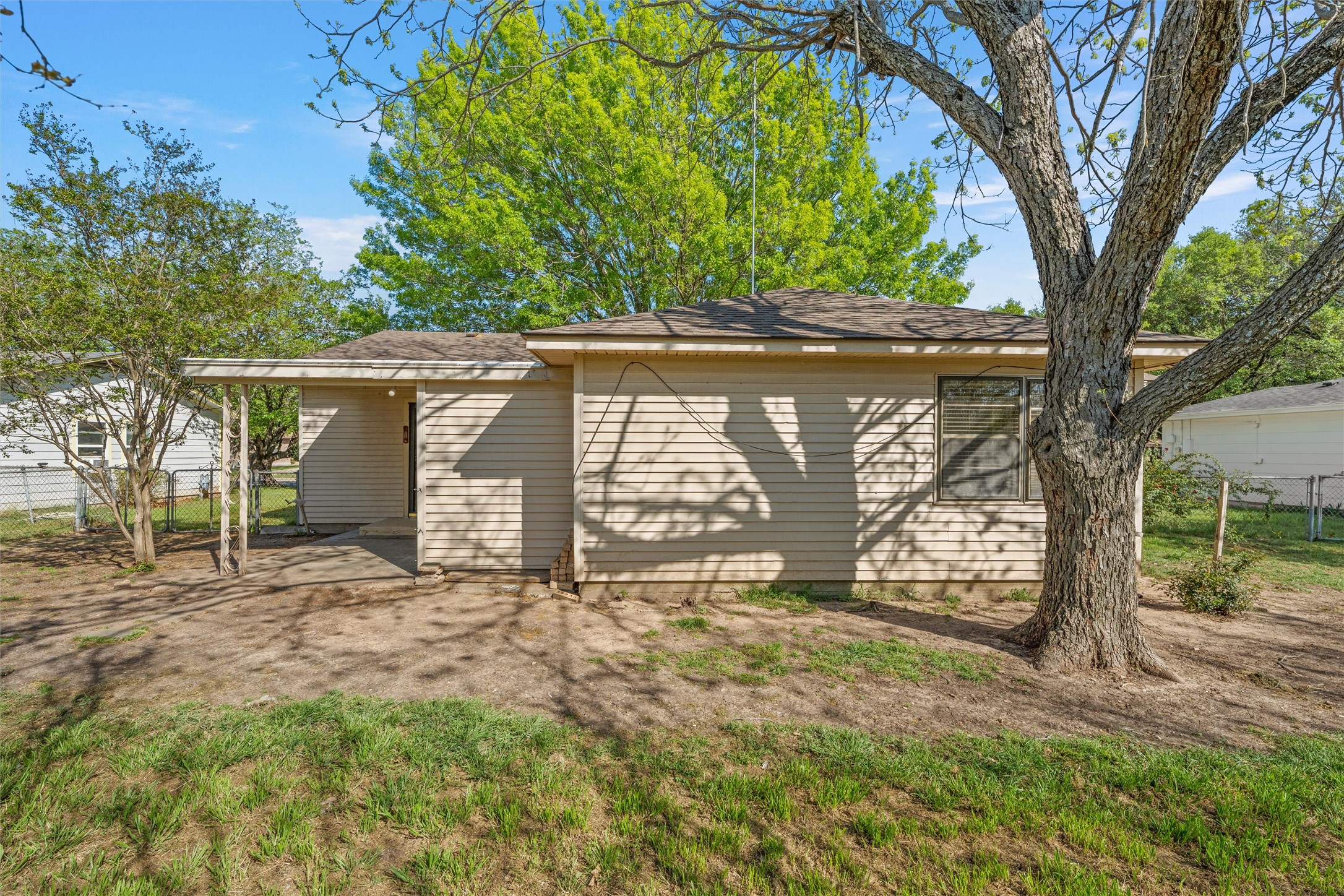 901 N Main Street West TX 76691