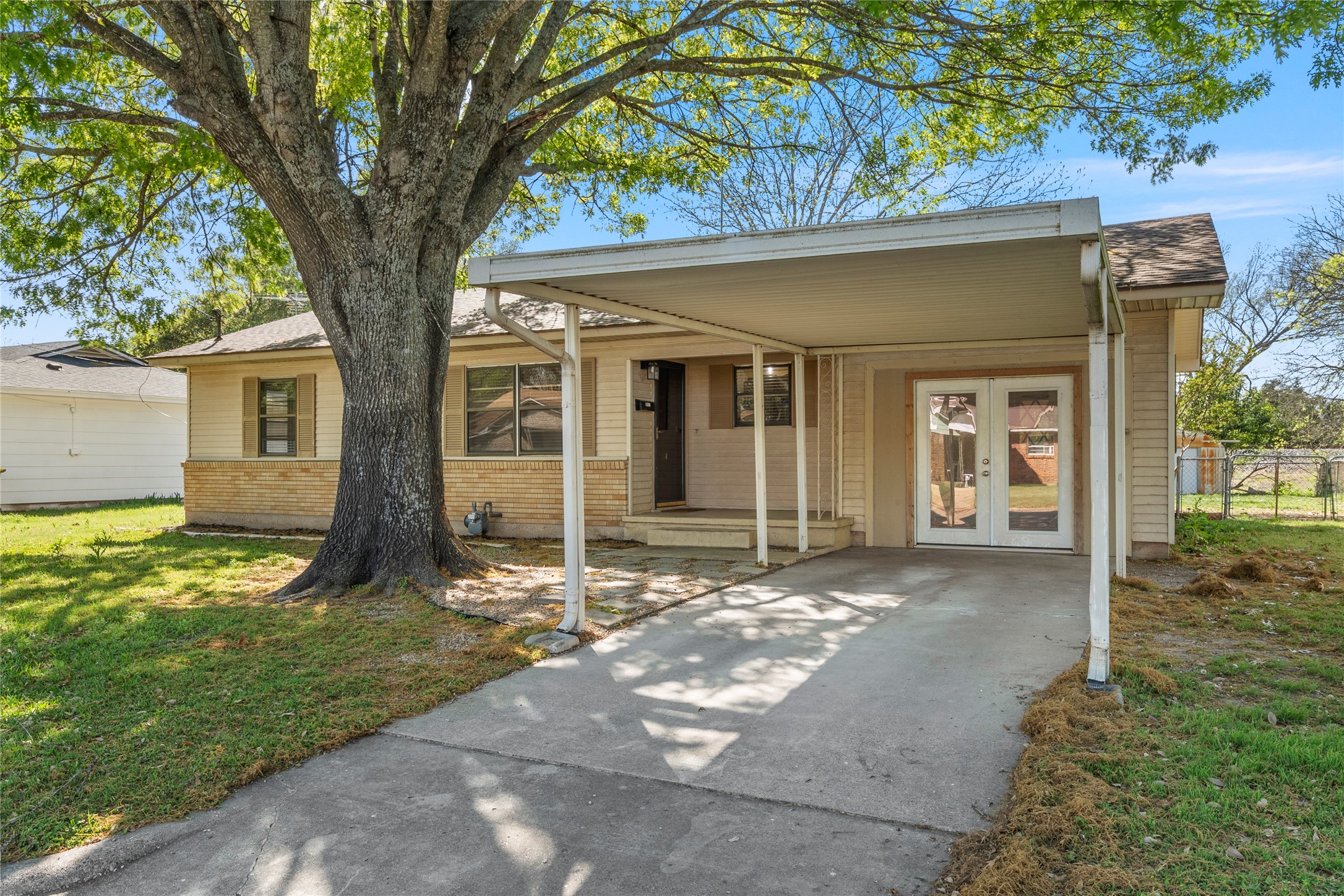 901 N Main Street West TX 76691