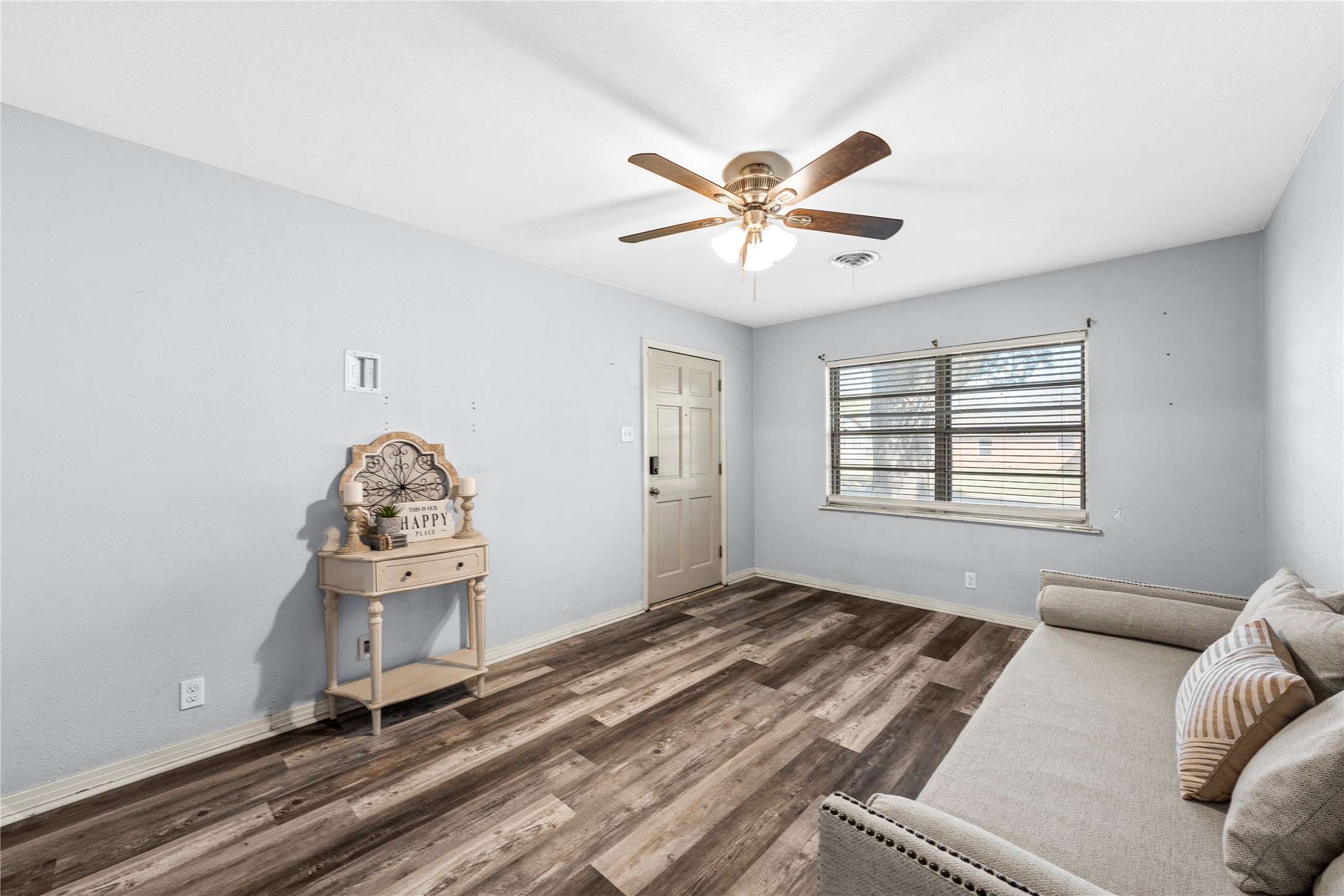 901 N Main Street West TX 76691