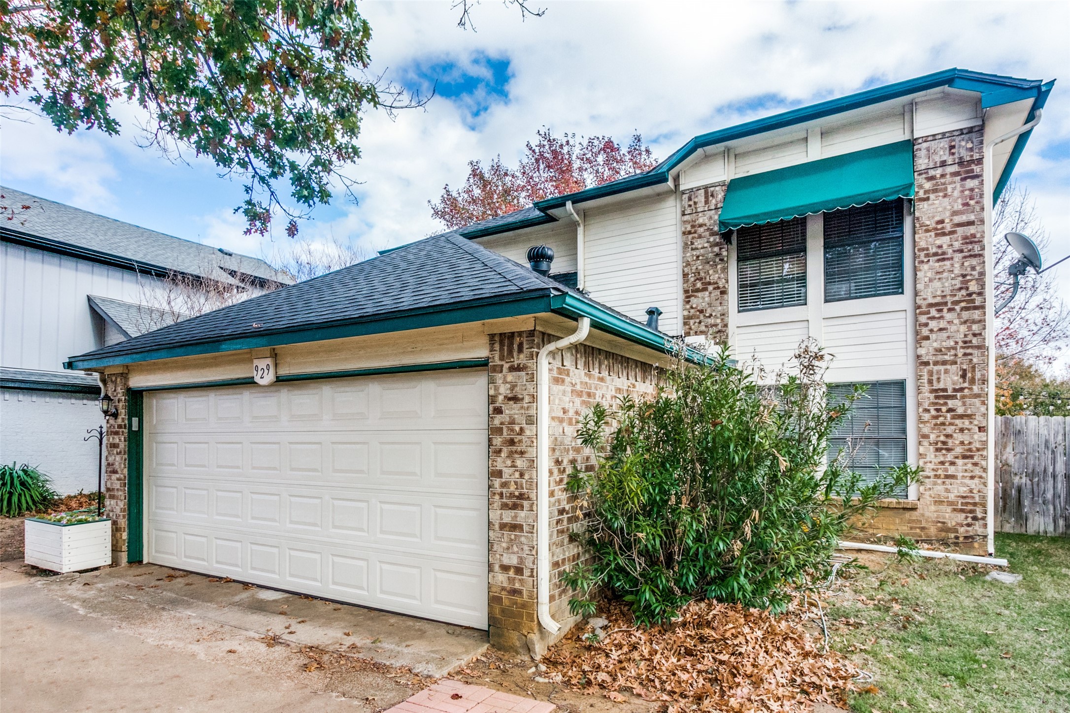 929 Boxwood Drive Lewisville TX 75067