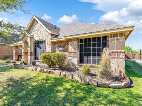 1052 Lufkin Lane Forney TX 75126