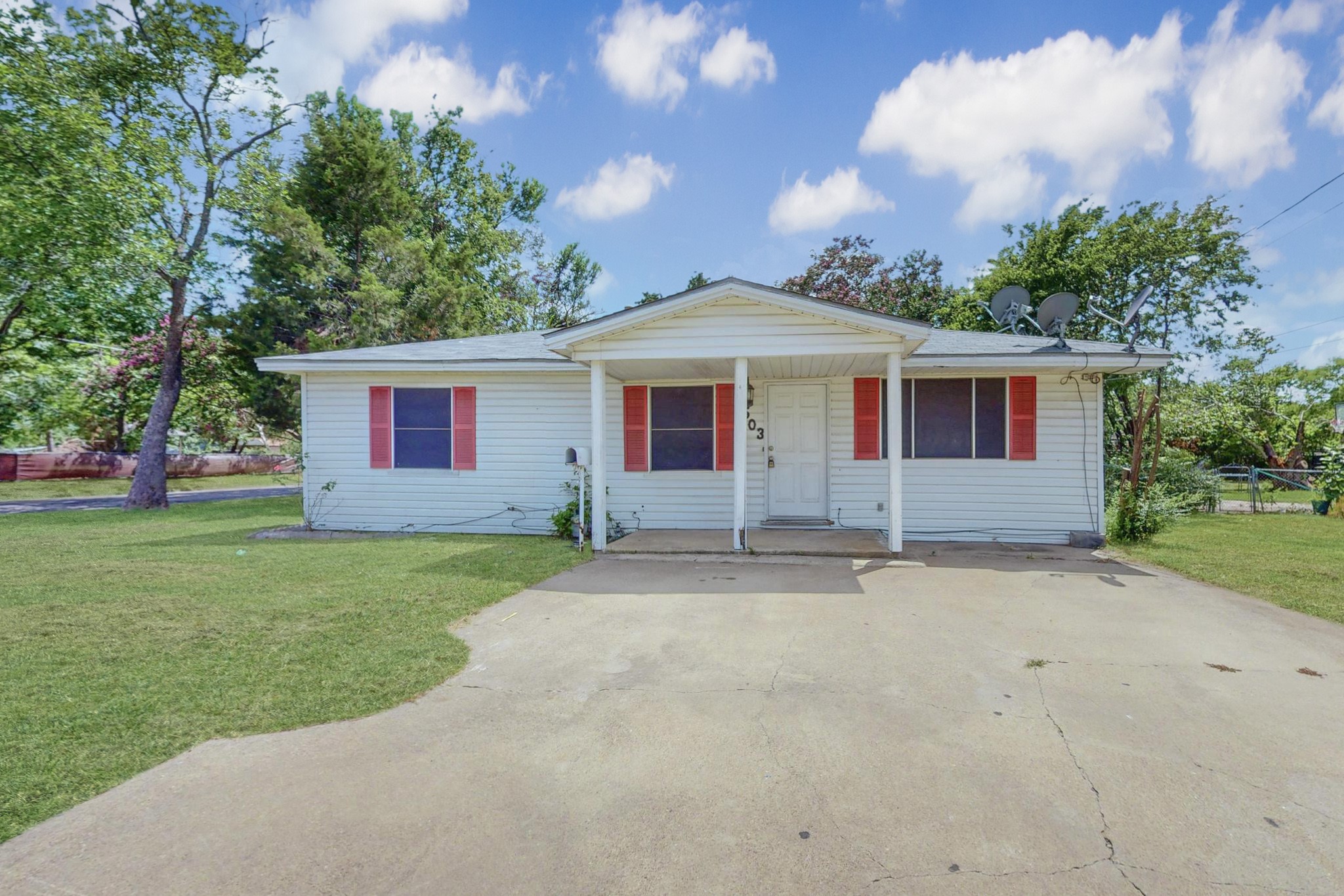 503 Lawrence Avenue Terrell TX 75160