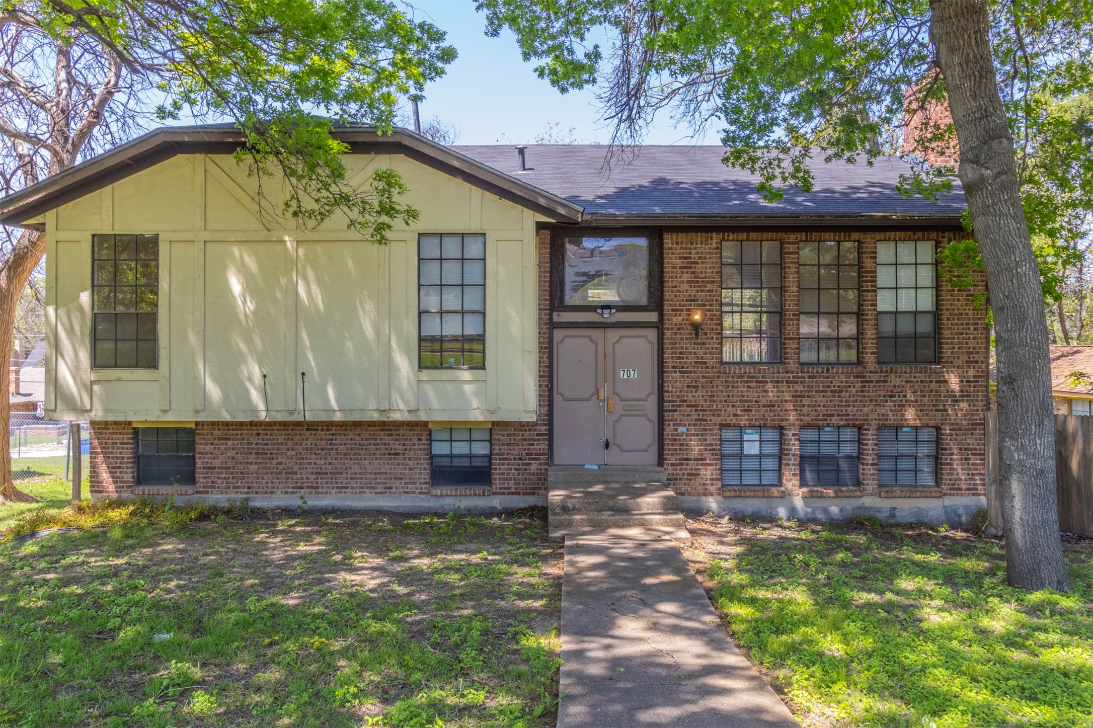 707 W Red Bird Lane Dallas TX 75232
