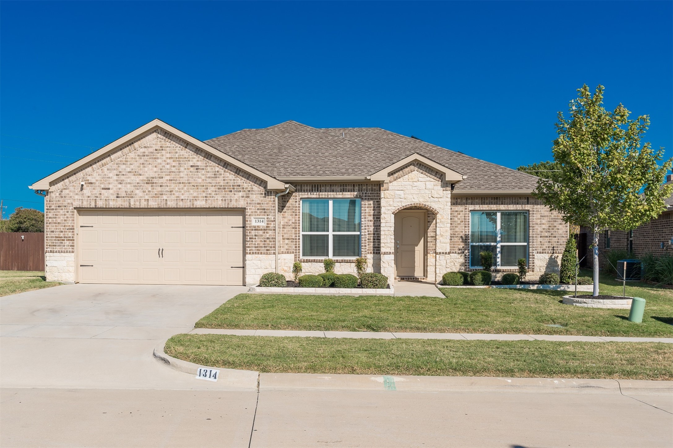 1314 Winding Hollow Drive Grand Prairie TX 75052