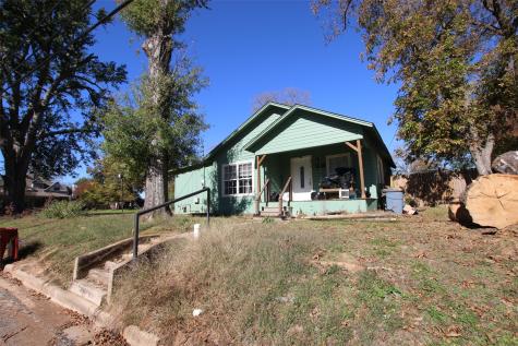 214 Yates Street Mount Vernon TX 75457