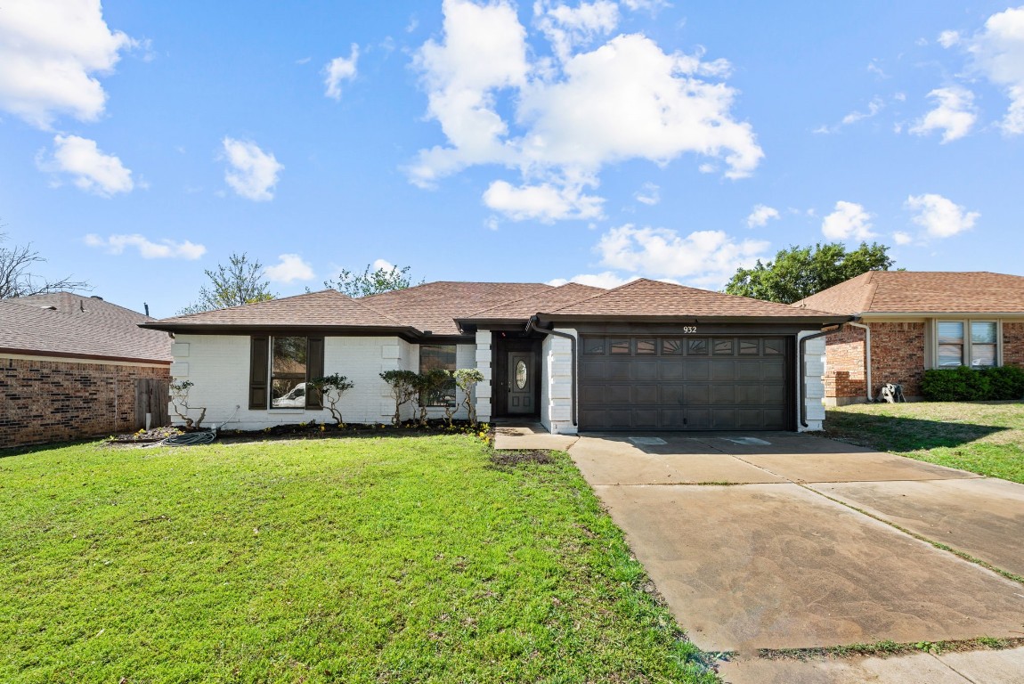 932 Thistle Ridge Lane Arlington TX 76017