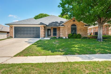 816 Willow Court Saginaw TX 76179