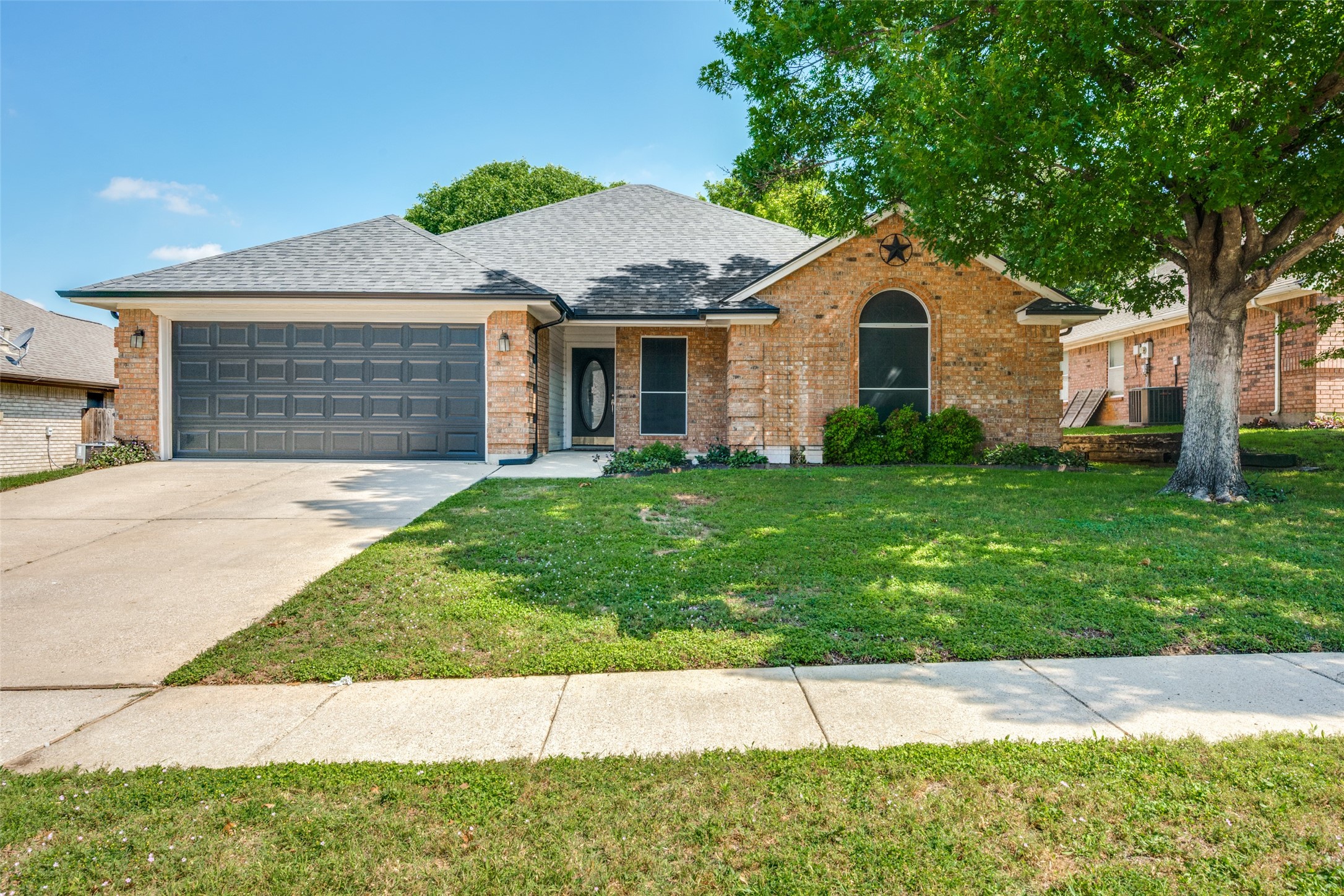816 Willow Court Saginaw TX 76179