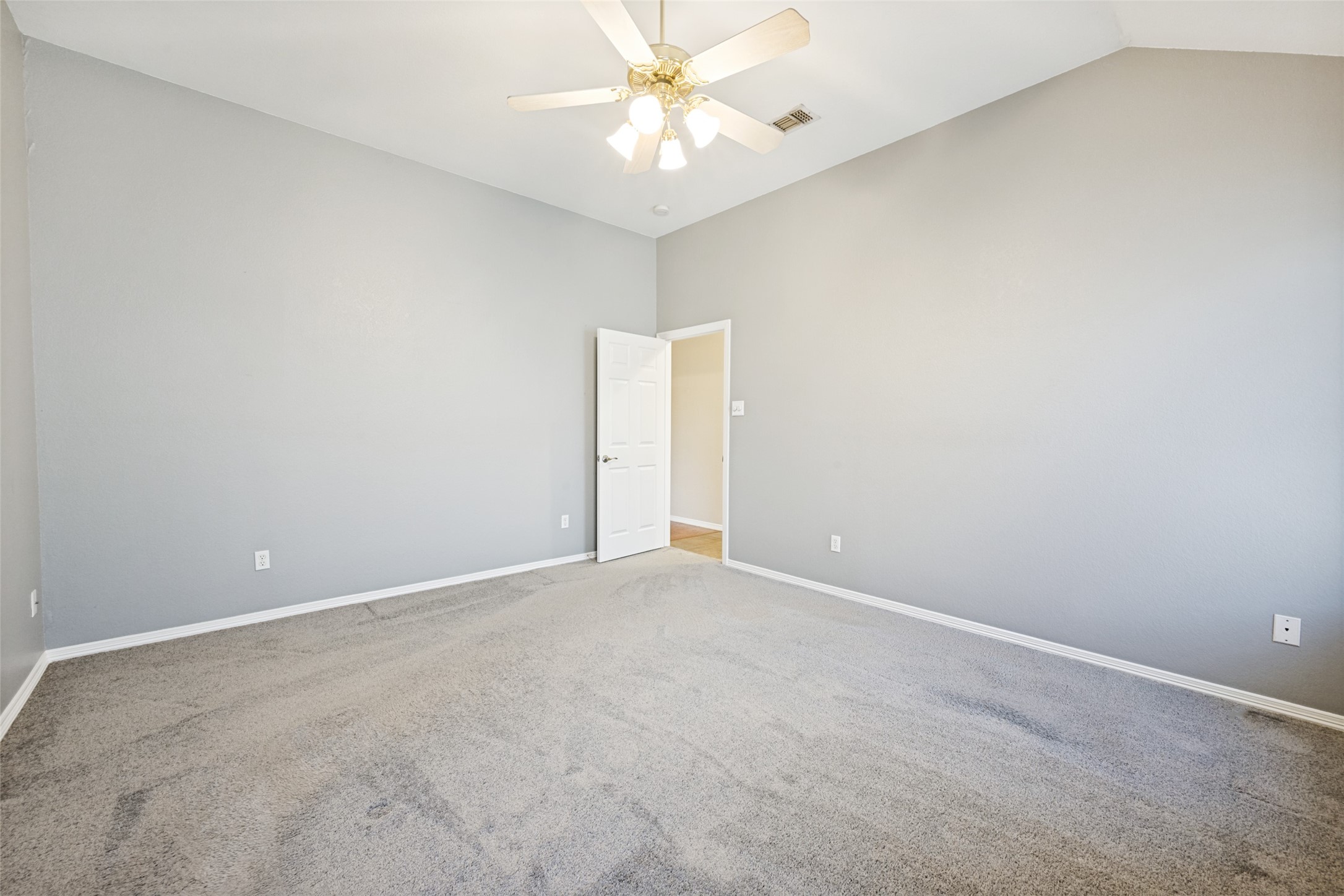 816 Willow Court Saginaw TX 76179