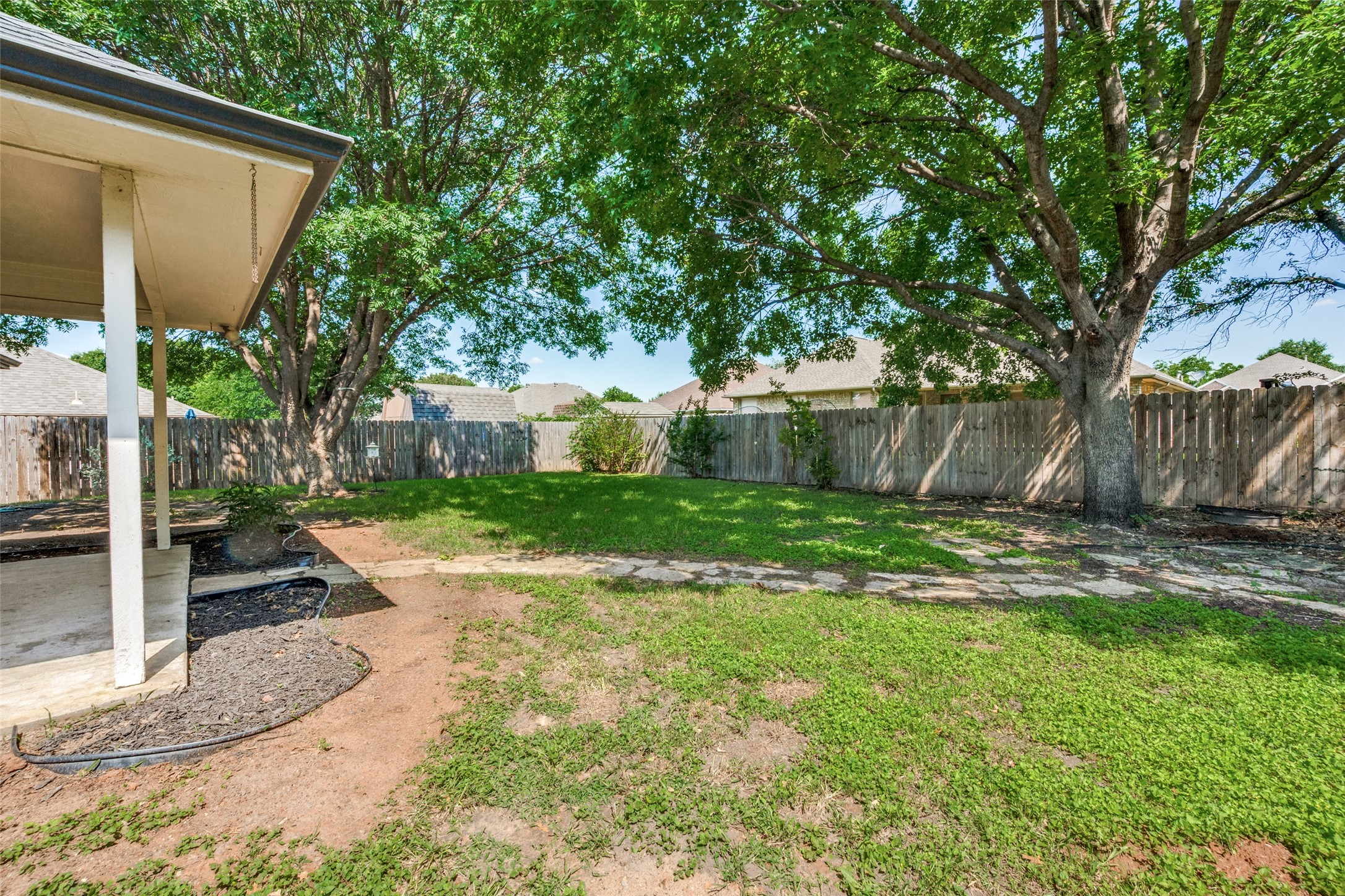 816 Willow Court Saginaw TX 76179