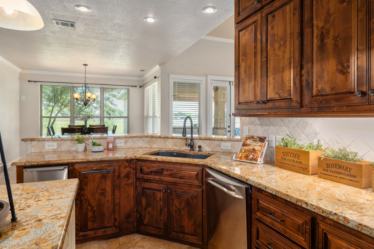 104 Crepe Myrtle Corsicana TX 75109
