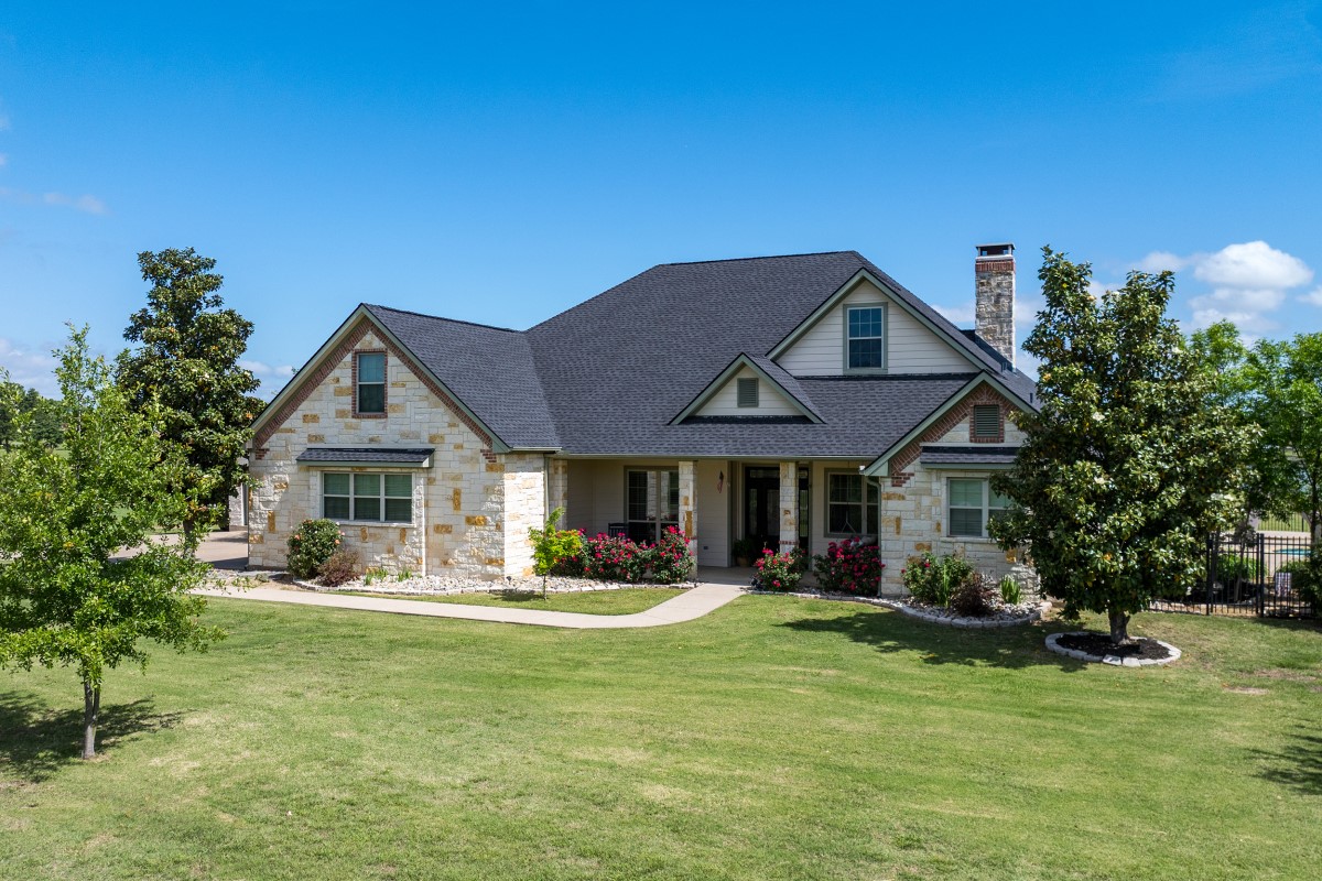 104 Crepe Myrtle Corsicana TX 75109