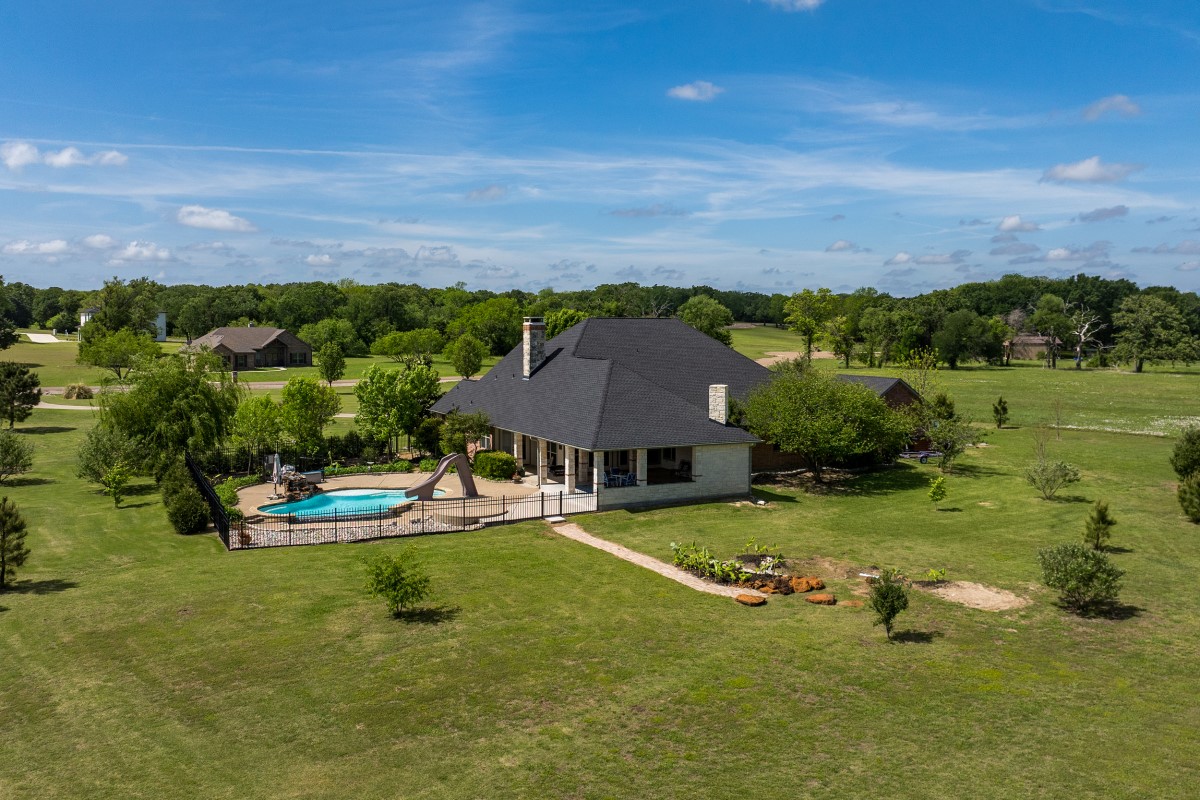 104 Crepe Myrtle Corsicana TX 75109