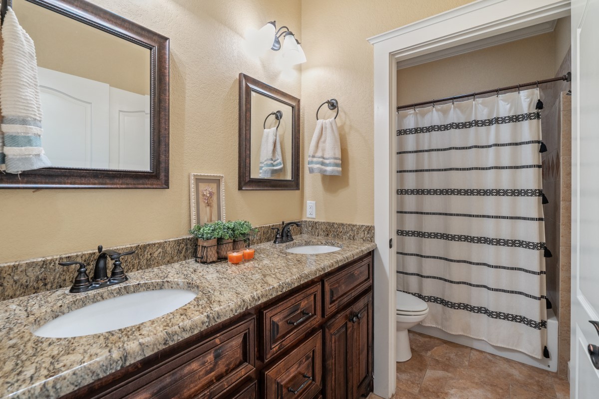 104 Crepe Myrtle Corsicana TX 75109