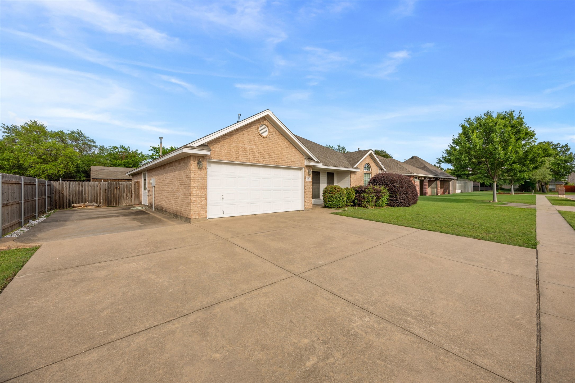706 Hill Lane Cleburne TX 76033