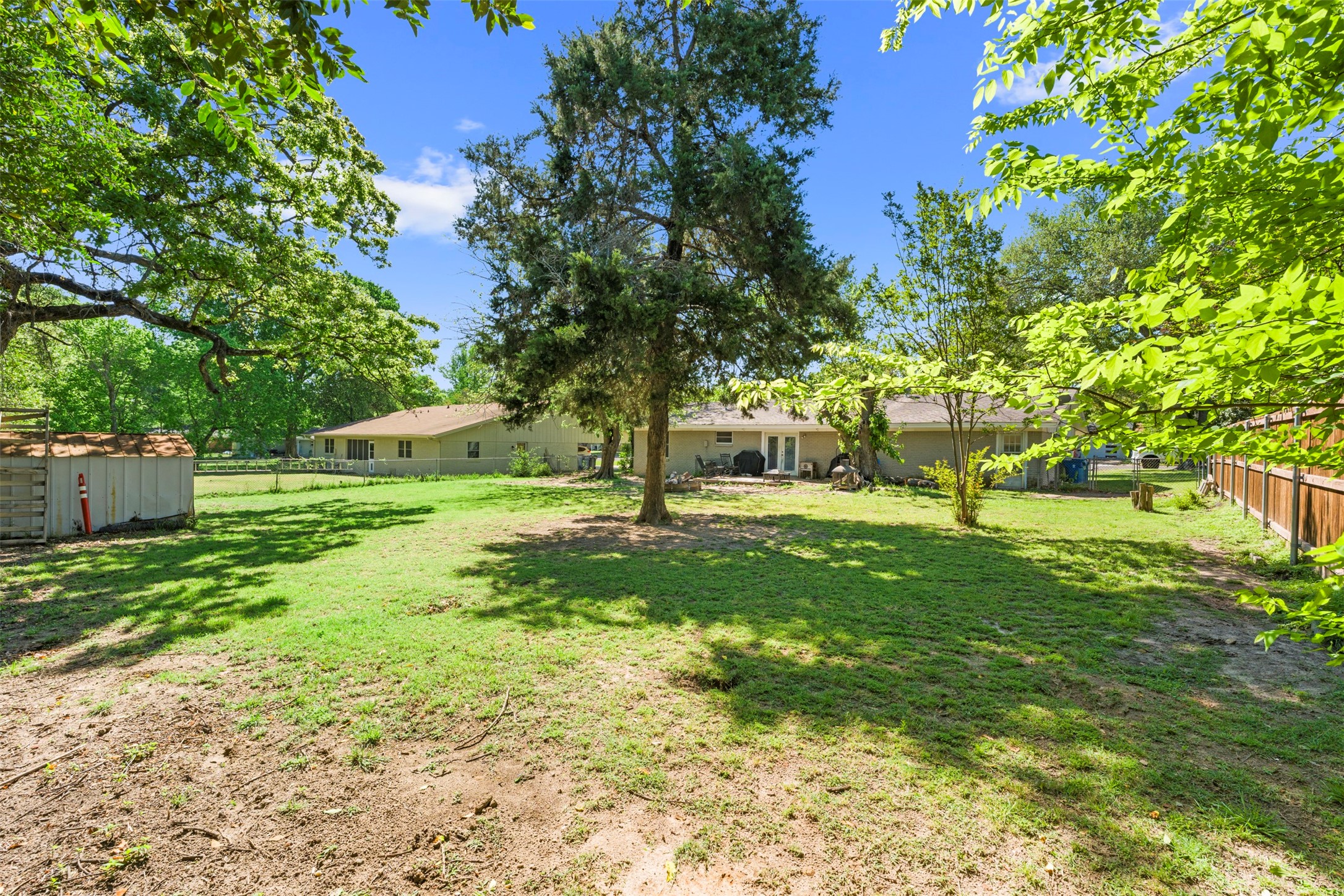 602 Colonial Drive Athens TX 75751
