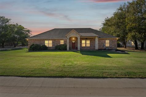 904 Janis Street Granbury TX 76049