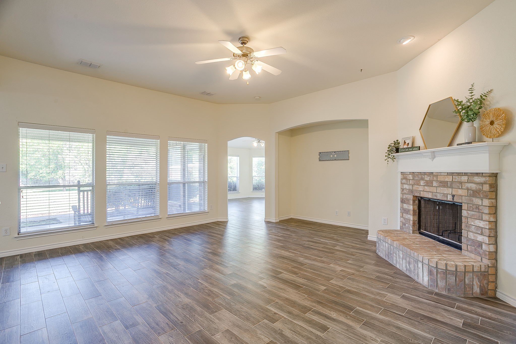 336 Plantation Drive E Burleson TX 76028