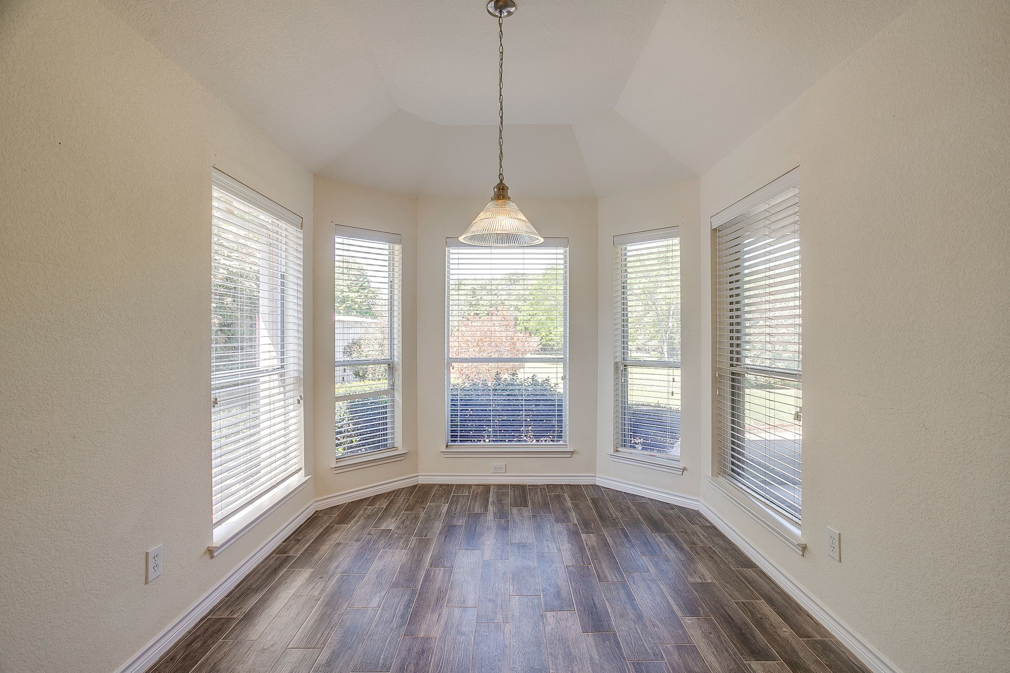 336 Plantation Drive E Burleson TX 76028