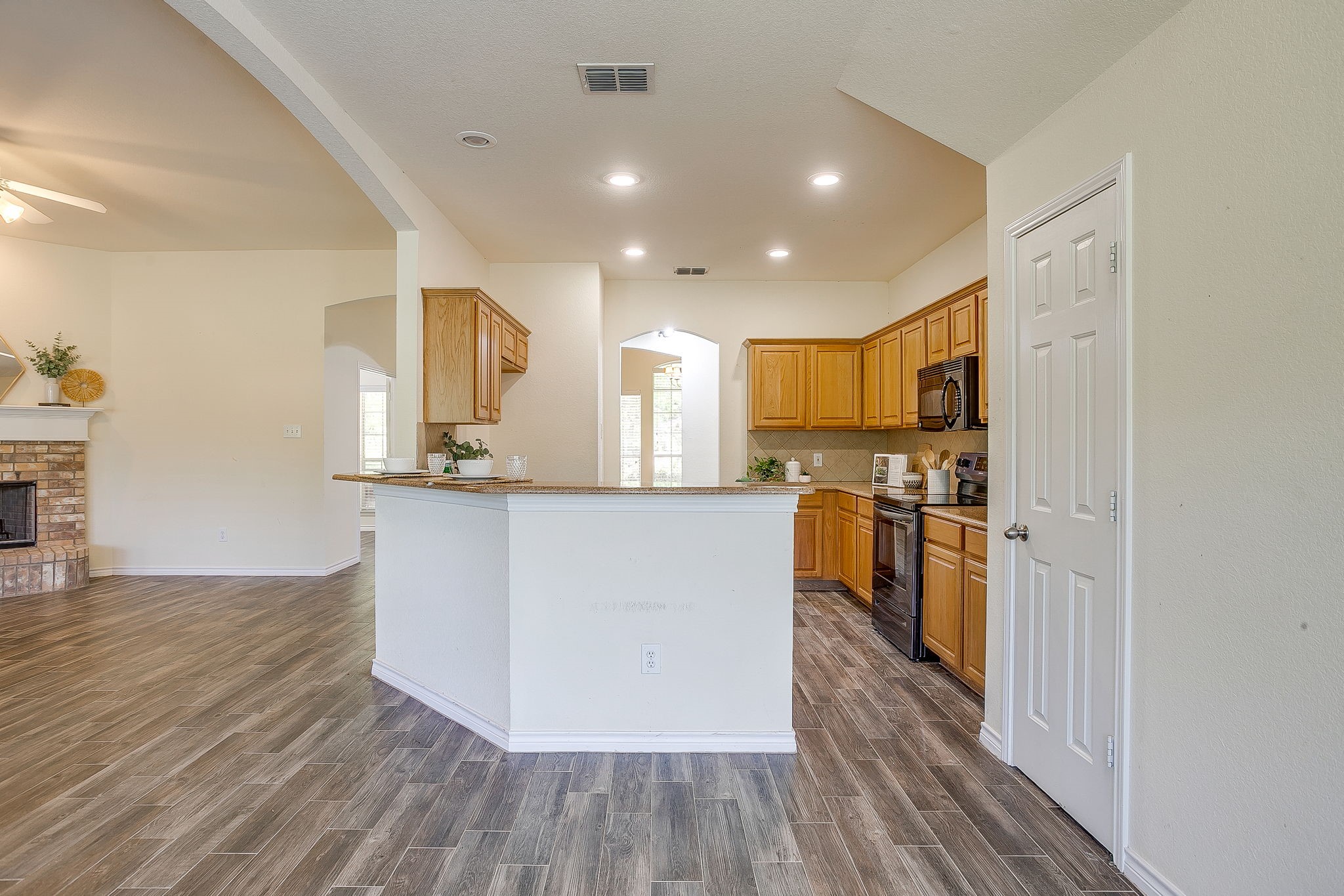 336 Plantation Drive E Burleson TX 76028