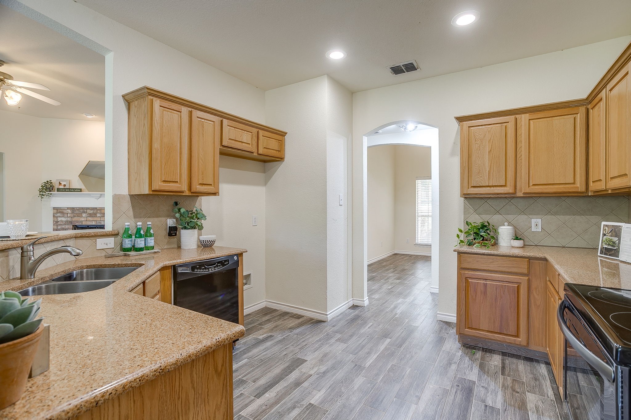 336 Plantation Drive E Burleson TX 76028