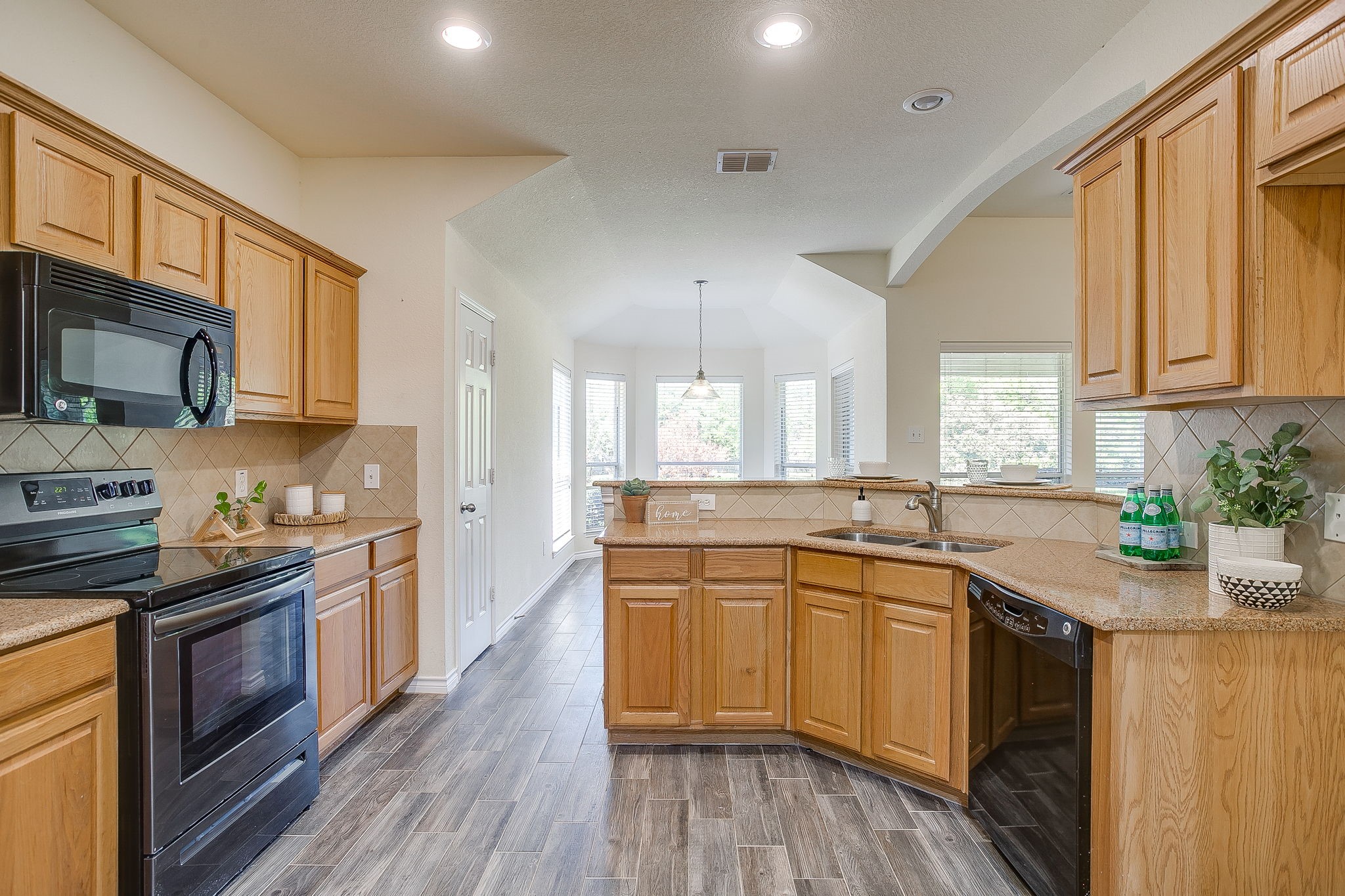 336 Plantation Drive E Burleson TX 76028