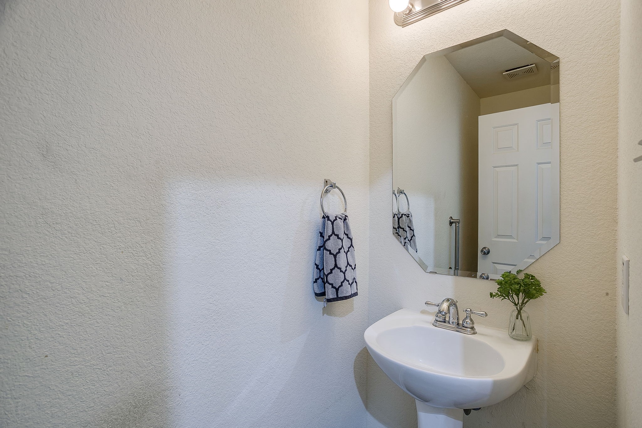 336 Plantation Drive E Burleson TX 76028
