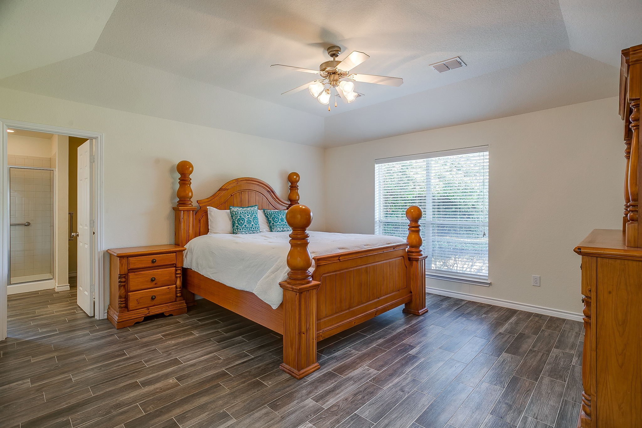 336 Plantation Drive E Burleson TX 76028